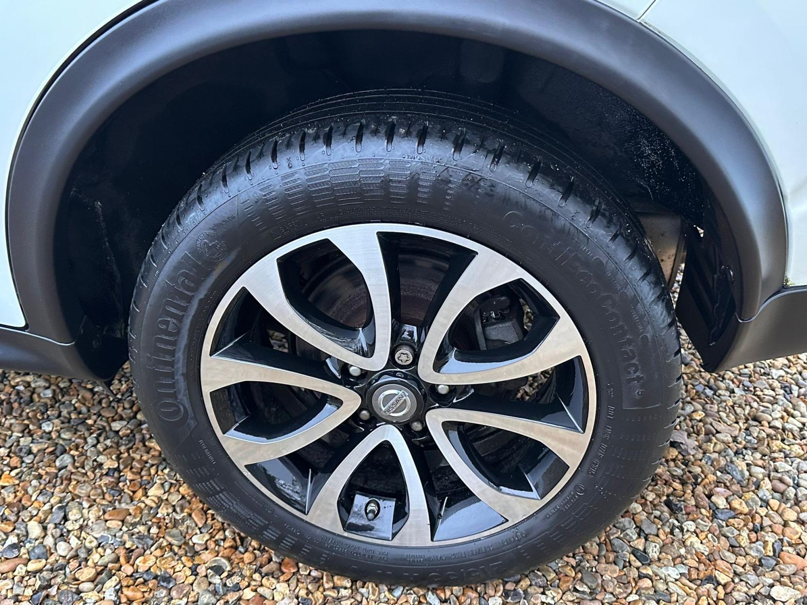 Nissan Juke 1.6 Tekna SUV 5dr Petrol XTRON Euro 6 (117 ps)