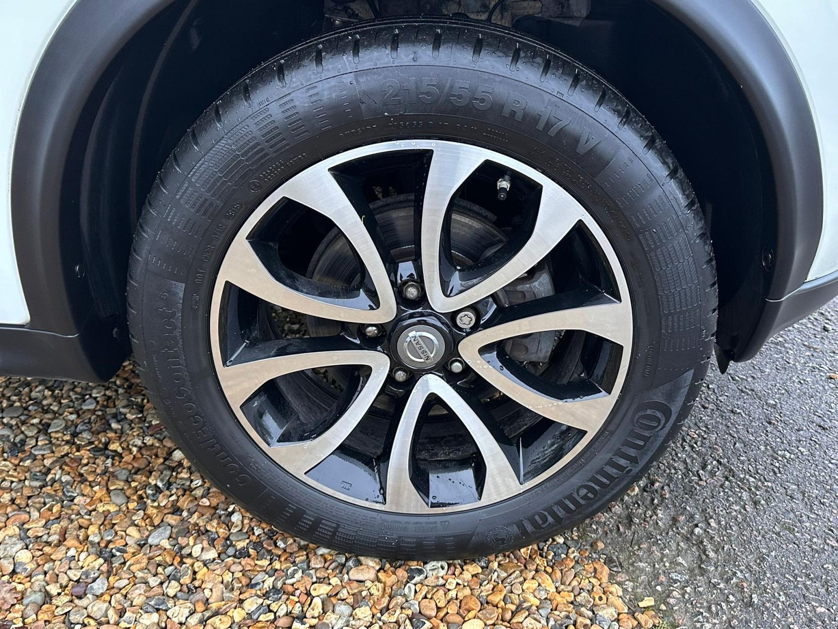 Nissan Juke 1.6 Tekna SUV 5dr Petrol XTRON Euro 6 (117 ps)