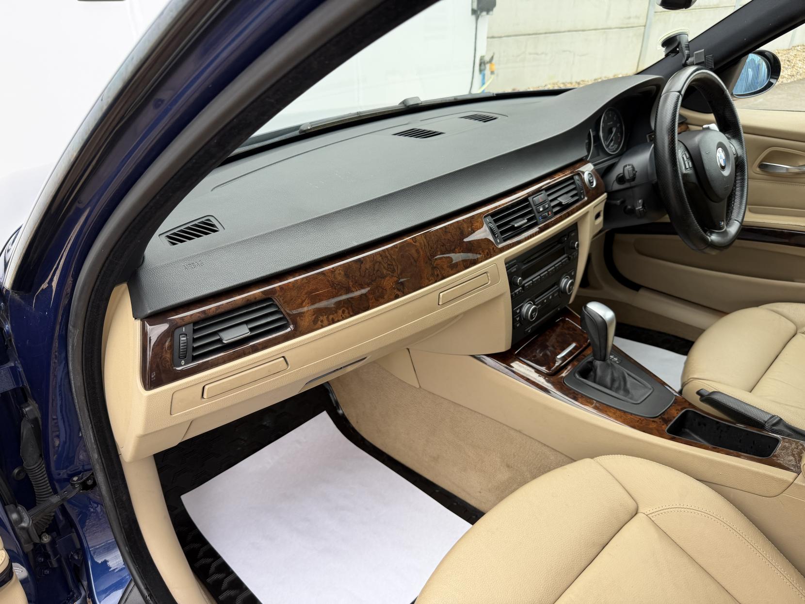 BMW 3 Series 3.0 330i M Sport Saloon 4dr Petrol Auto Euro 4 (272 ps)