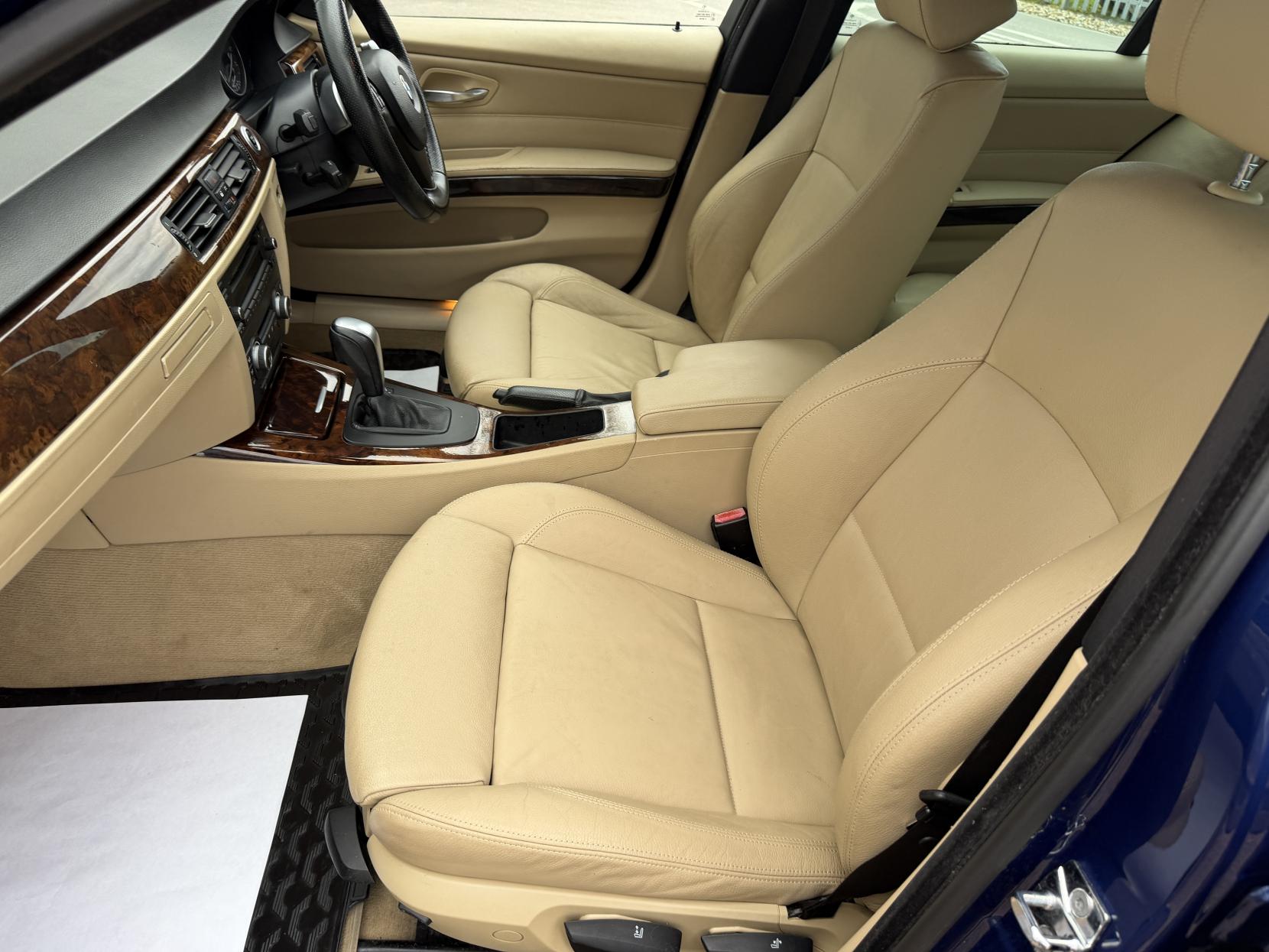 BMW 3 Series 3.0 330i M Sport Saloon 4dr Petrol Auto Euro 4 (272 ps)