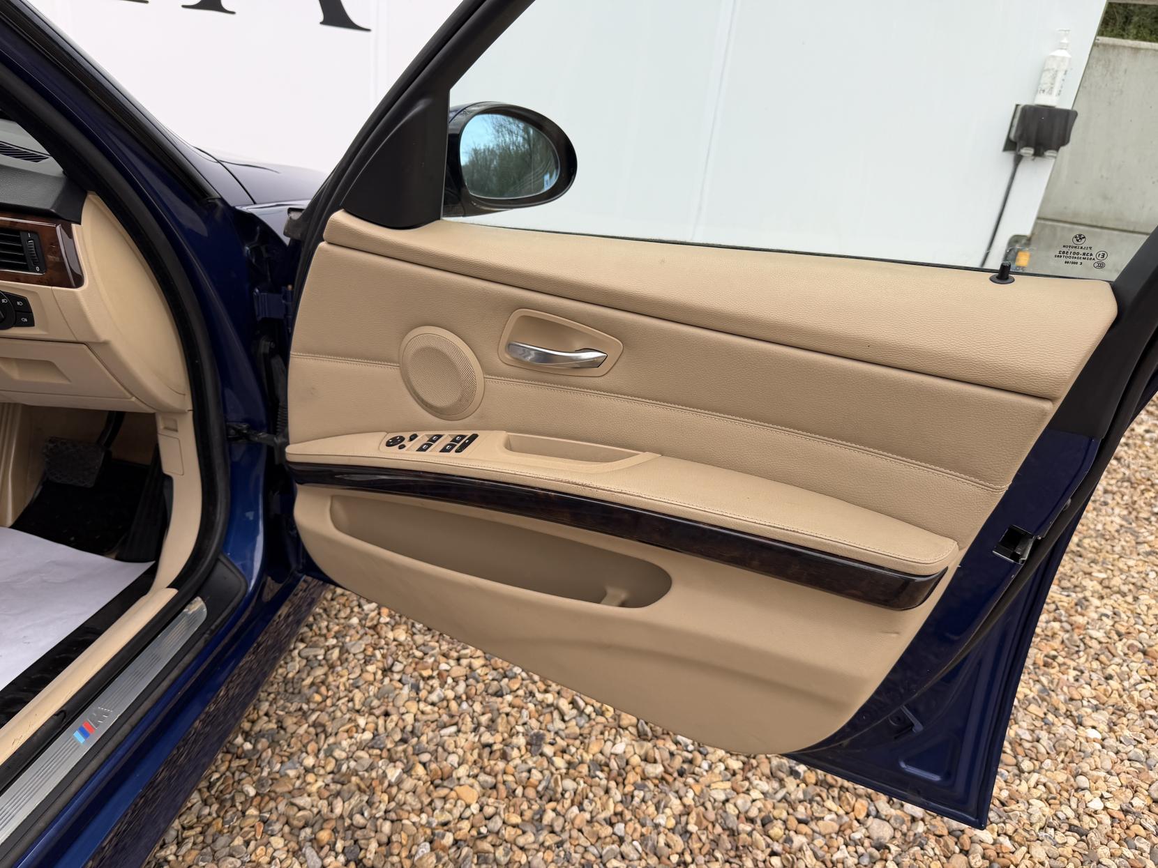 BMW 3 Series 3.0 330i M Sport Saloon 4dr Petrol Auto Euro 4 (272 ps)