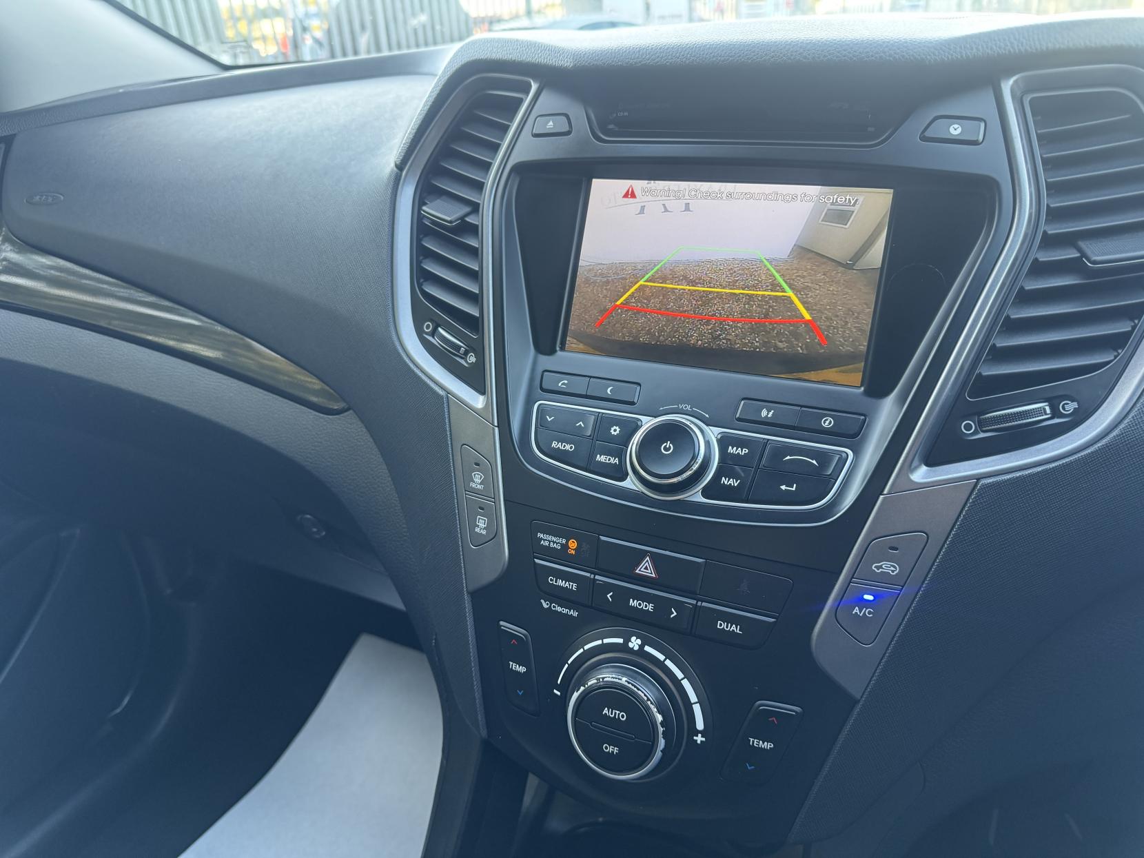 Hyundai Santa Fe 2.2 CRDi Premium SUV 5dr Diesel Auto 4WD Euro 5 (5 seat) (194 bhp)