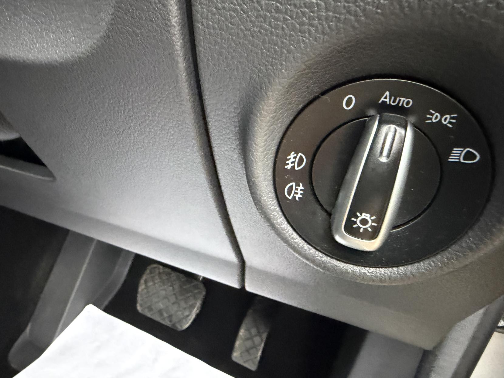 Volkswagen Amarok 2.0 BiTDI BlueMotion Tech Highline Pickup Double Cab 4dr Diesel Auto 4Motion Euro 5 (s/s) (180 ps)