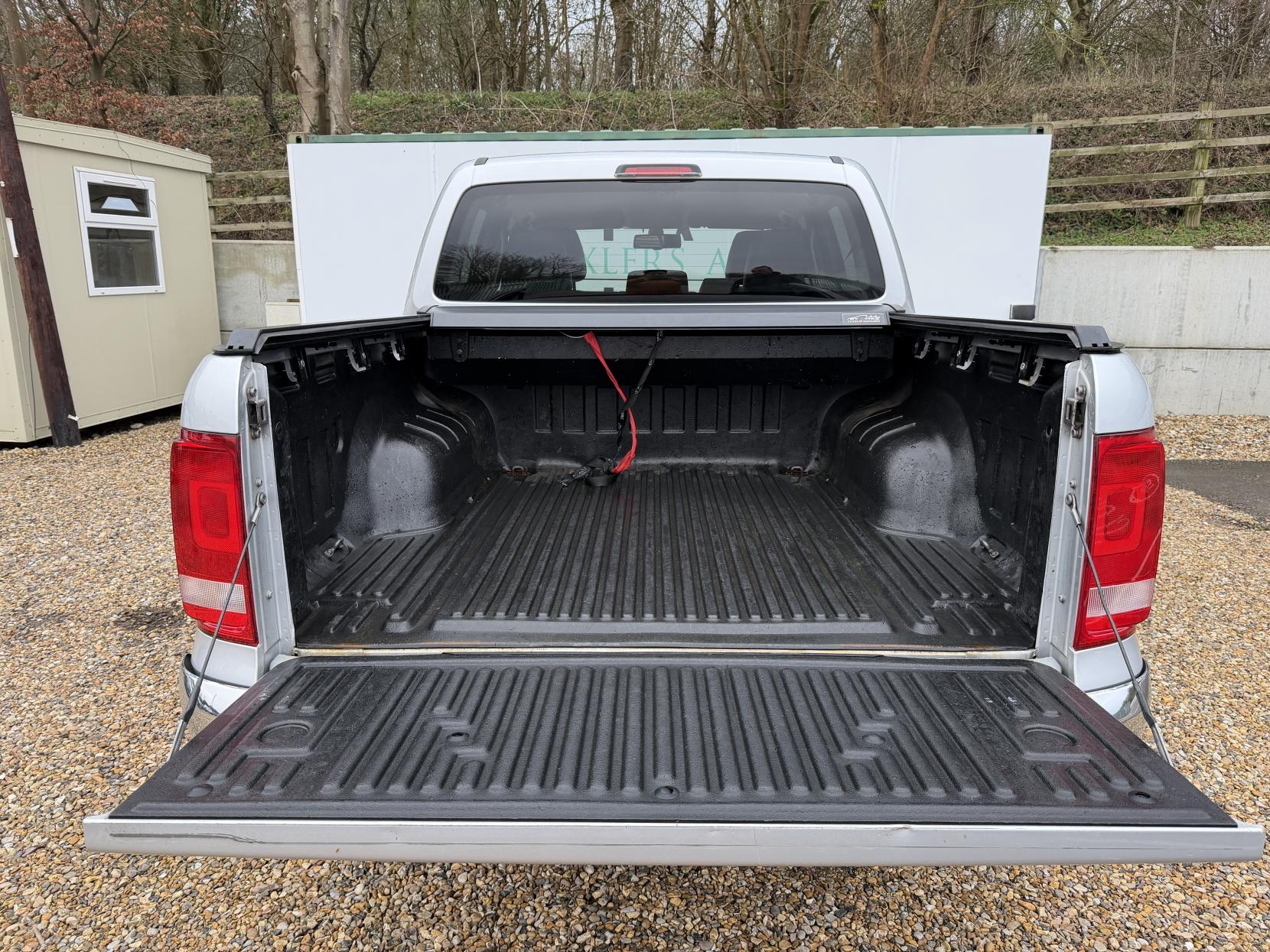 Volkswagen Amarok 2.0 BiTDI BlueMotion Tech Highline Pickup Double Cab 4dr Diesel Auto 4Motion Euro 5 (s/s) (180 ps)