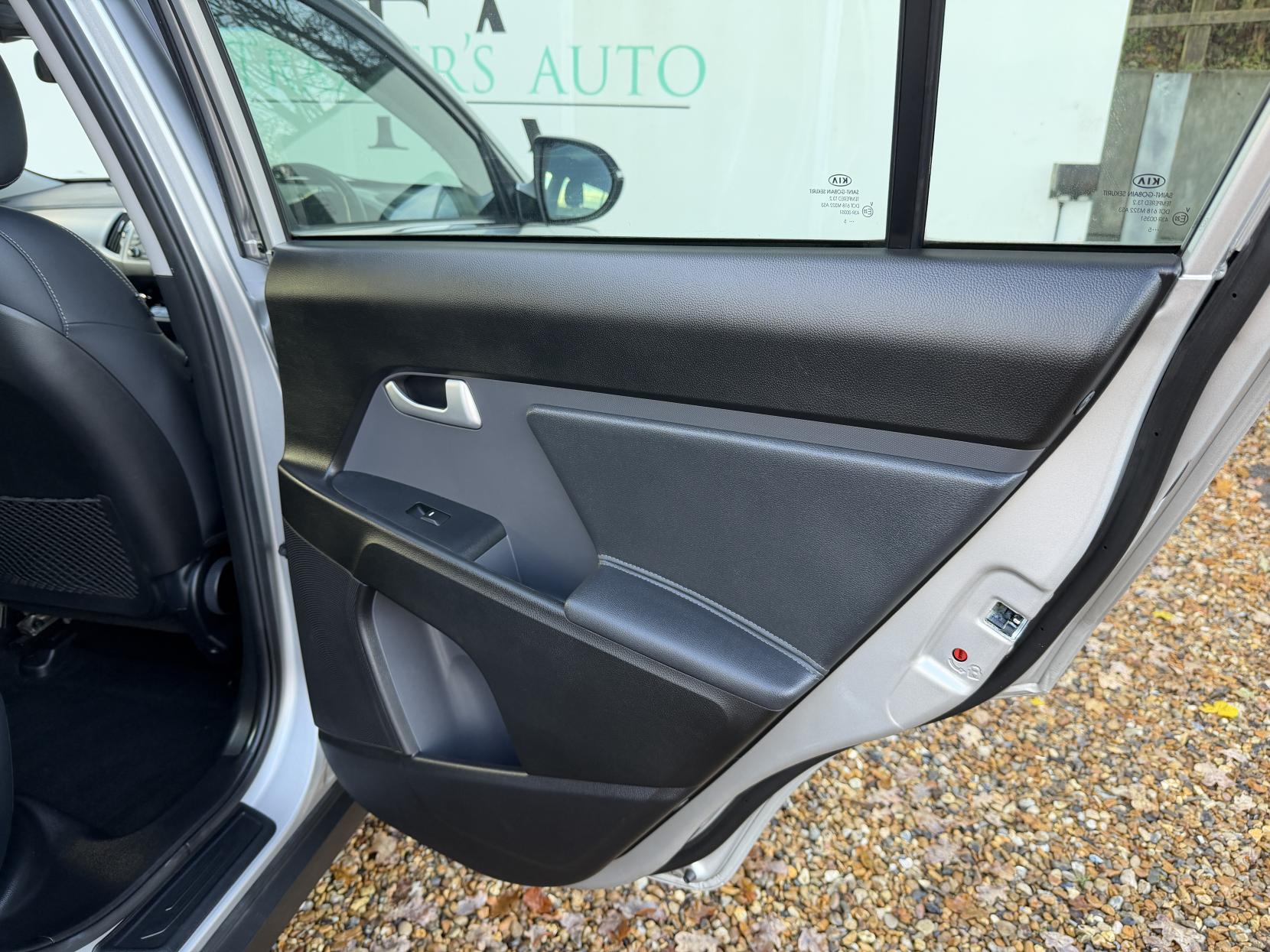 Kia Sportage 2.0 CRDi KX-2 SUV 5dr Diesel Auto AWD Euro 5 (134 bhp)