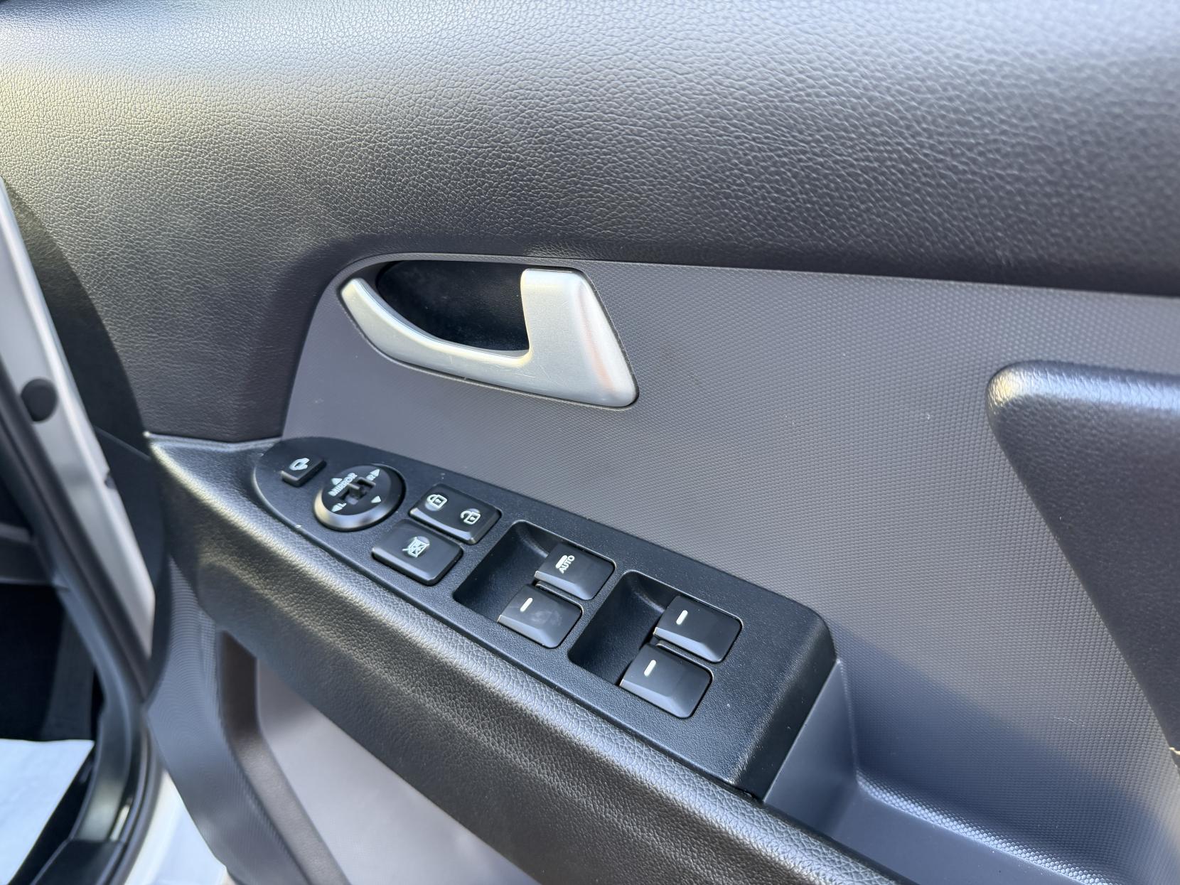 Kia Sportage 2.0 CRDi KX-2 SUV 5dr Diesel Auto AWD Euro 5 (134 bhp)