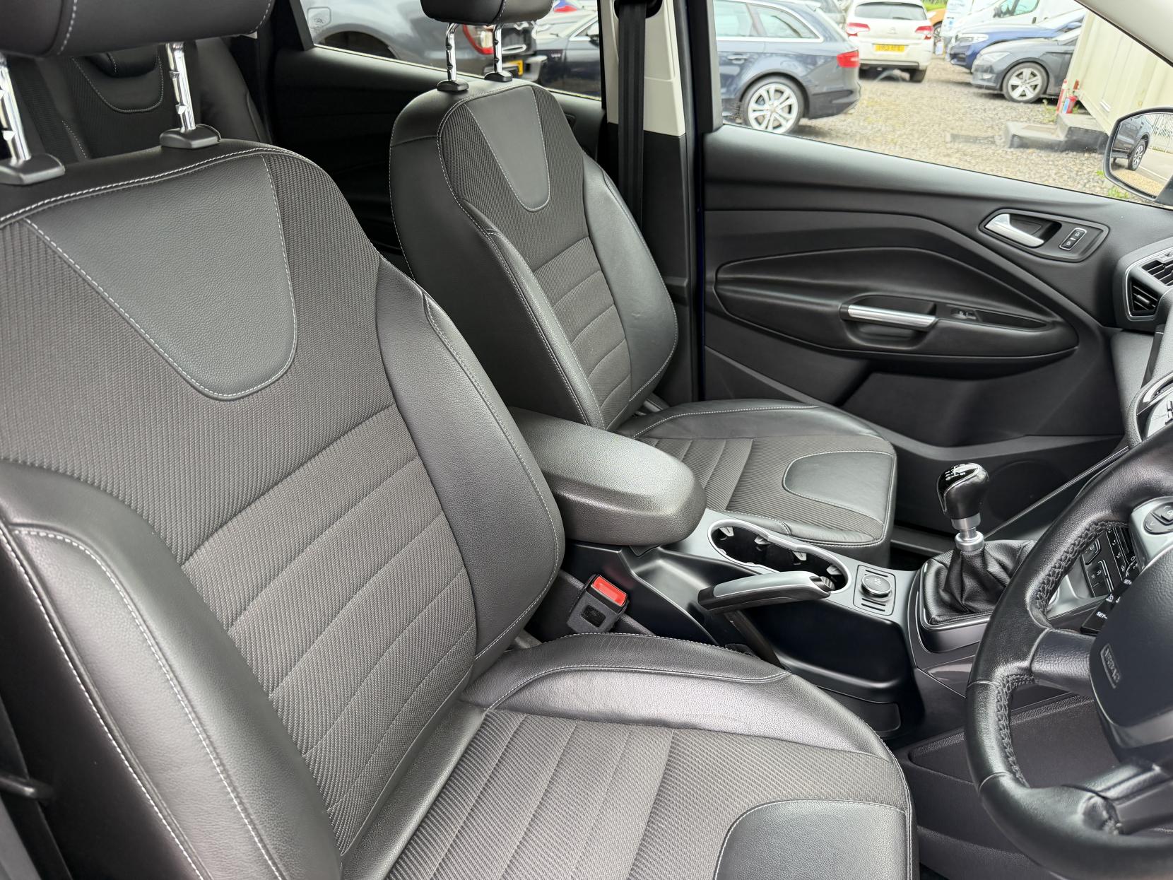 Ford Kuga 2.0 TDCi Titanium SUV 5dr Diesel Manual AWD Euro 6 (s/s) (180 ps)