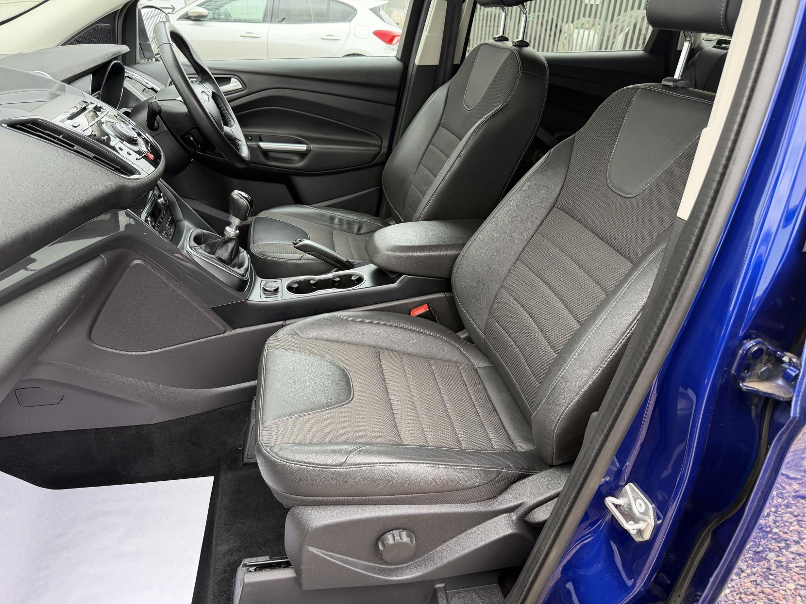 Ford Kuga 2.0 TDCi Titanium SUV 5dr Diesel Manual AWD Euro 6 (s/s) (180 ps)