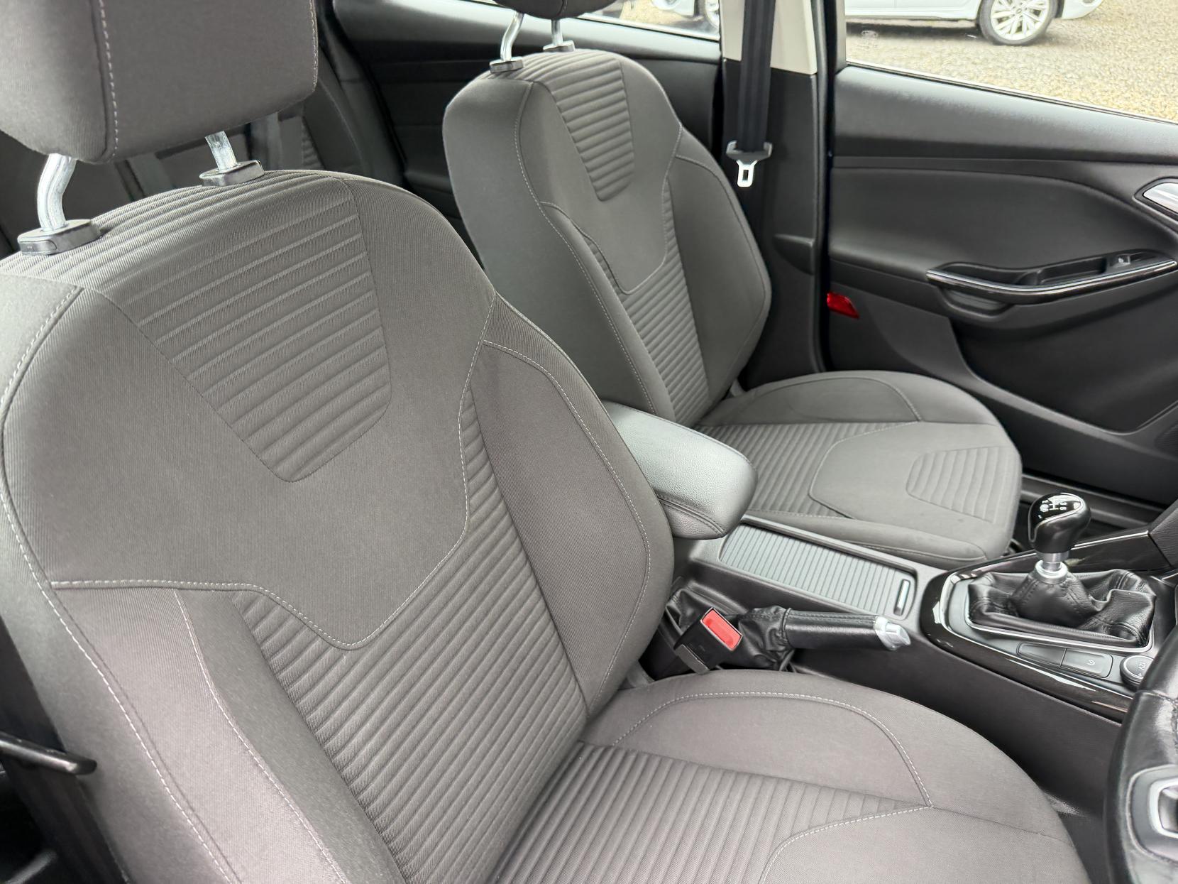 Ford Focus 1.0T EcoBoost Titanium Hatchback 5dr Petrol Manual Euro 6 (s/s) (125 ps)