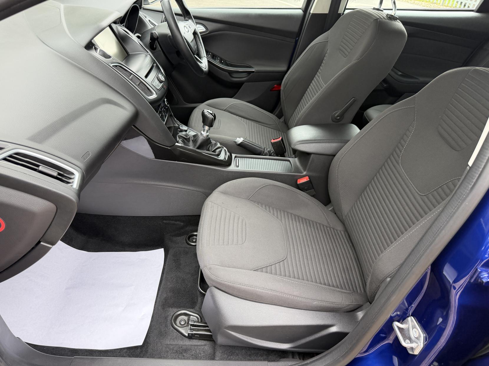 Ford Focus 1.0T EcoBoost Titanium Hatchback 5dr Petrol Manual Euro 6 (s/s) (125 ps)