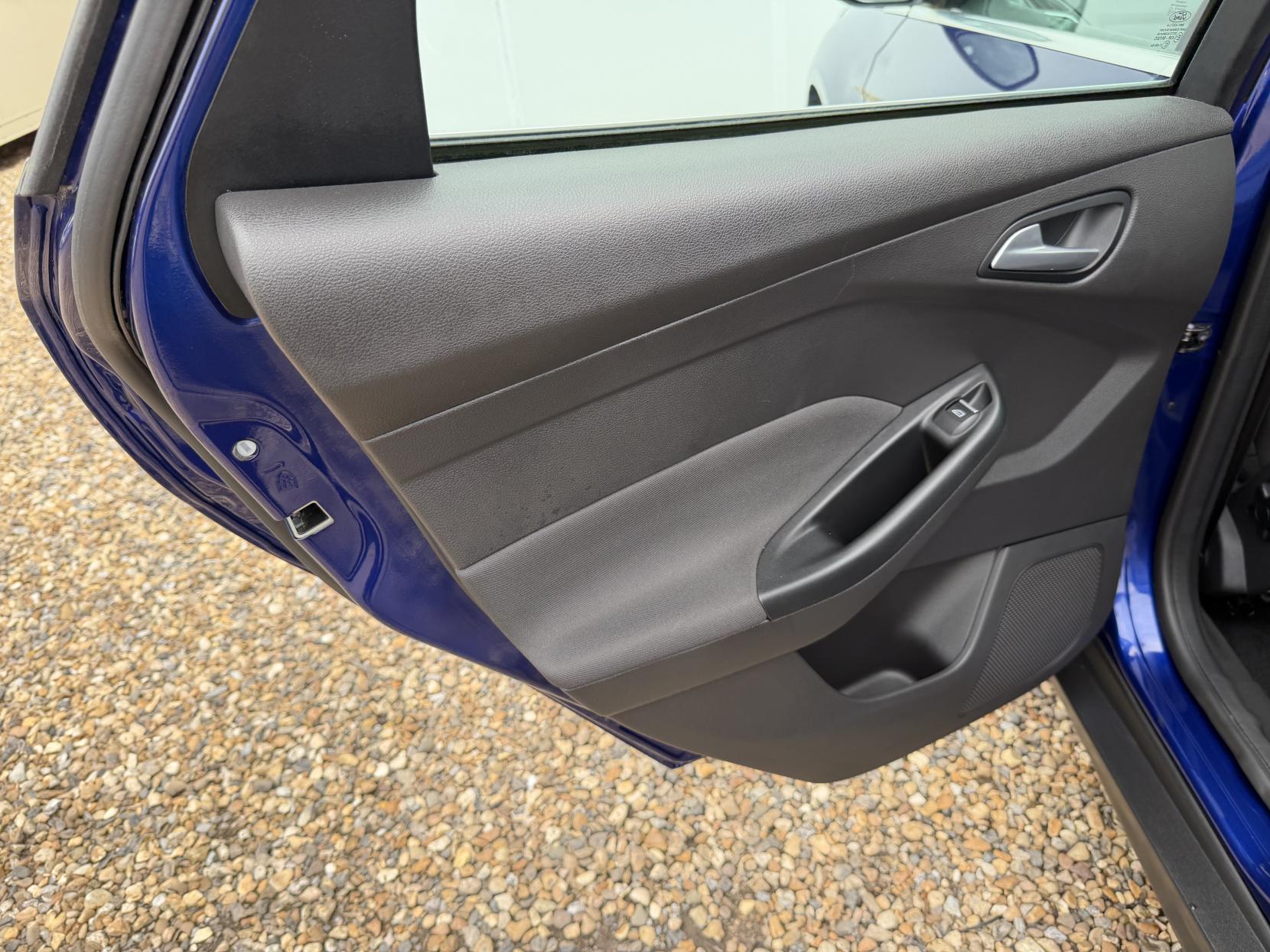 Ford Focus 1.0T EcoBoost Titanium Hatchback 5dr Petrol Manual Euro 6 (s/s) (125 ps)