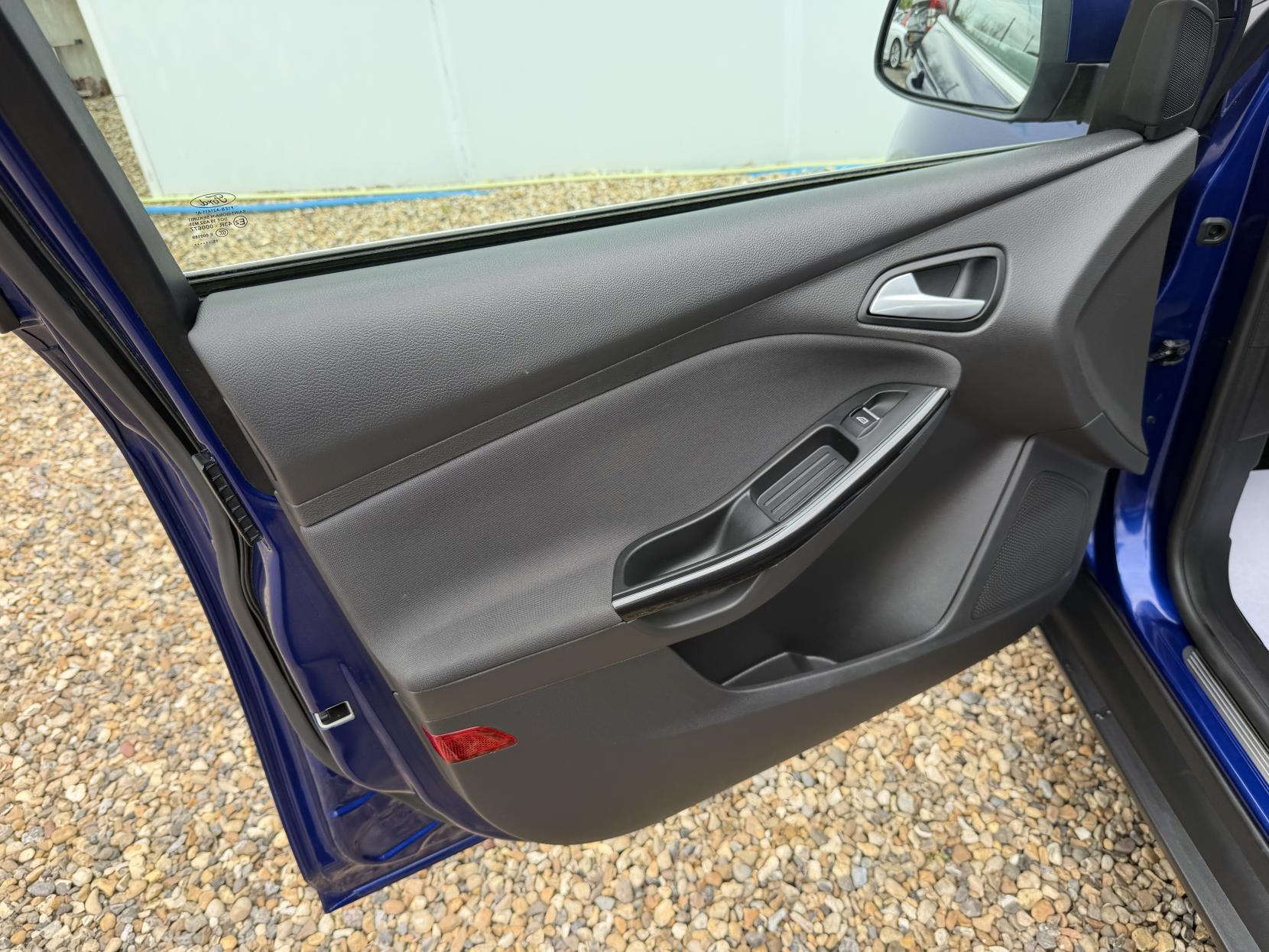 Ford Focus 1.0T EcoBoost Titanium Hatchback 5dr Petrol Manual Euro 6 (s/s) (125 ps)