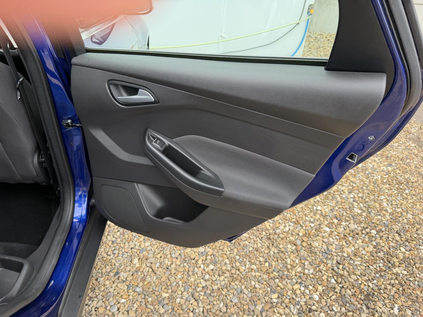 Ford Focus 1.0T EcoBoost Titanium Hatchback 5dr Petrol Manual Euro 6 (s/s) (125 ps)