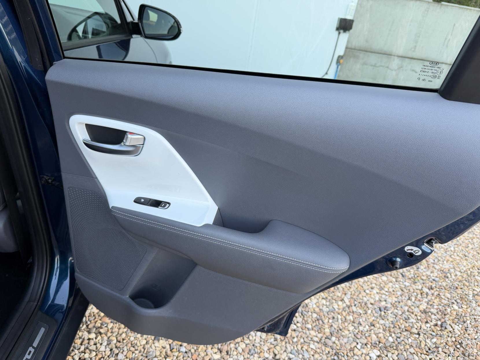 Kia Niro 1.6h GDi First Edition SUV 5dr Petrol Hybrid DCT Euro 6 (s/s) (139 bhp)