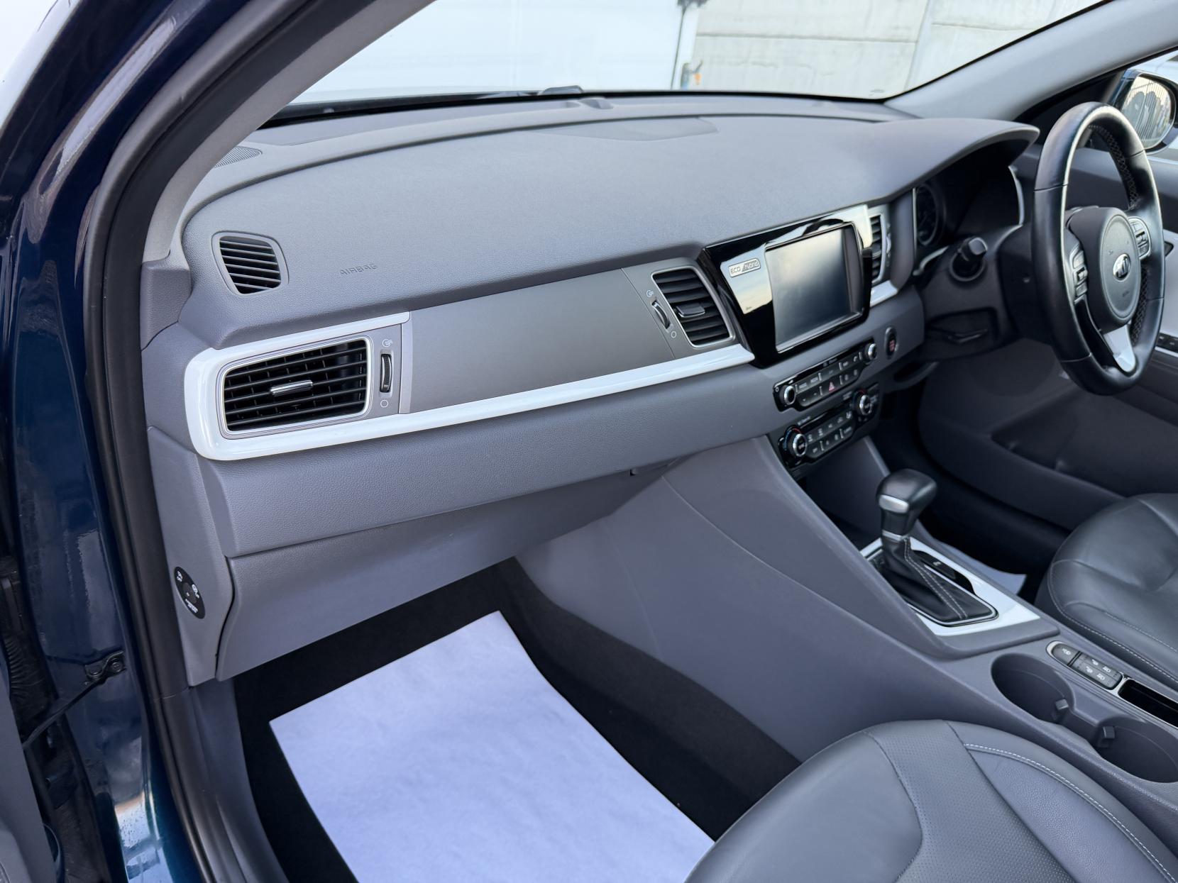 Kia Niro 1.6h GDi First Edition SUV 5dr Petrol Hybrid DCT Euro 6 (s/s) (139 bhp)