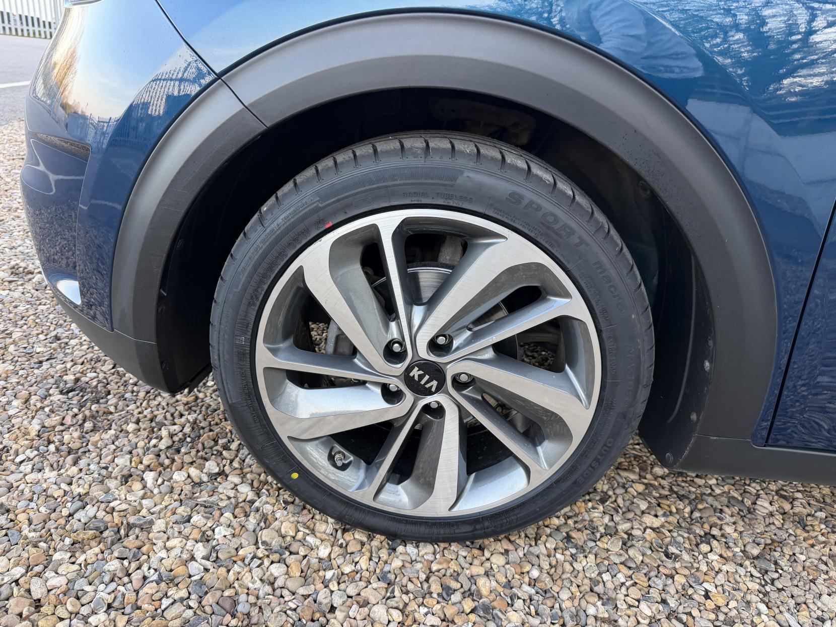 Kia Niro 1.6h GDi First Edition SUV 5dr Petrol Hybrid DCT Euro 6 (s/s) (139 bhp)