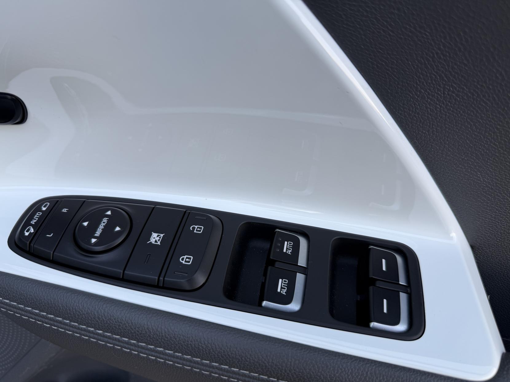 Kia Niro 1.6h GDi First Edition SUV 5dr Petrol Hybrid DCT Euro 6 (s/s) (139 bhp)