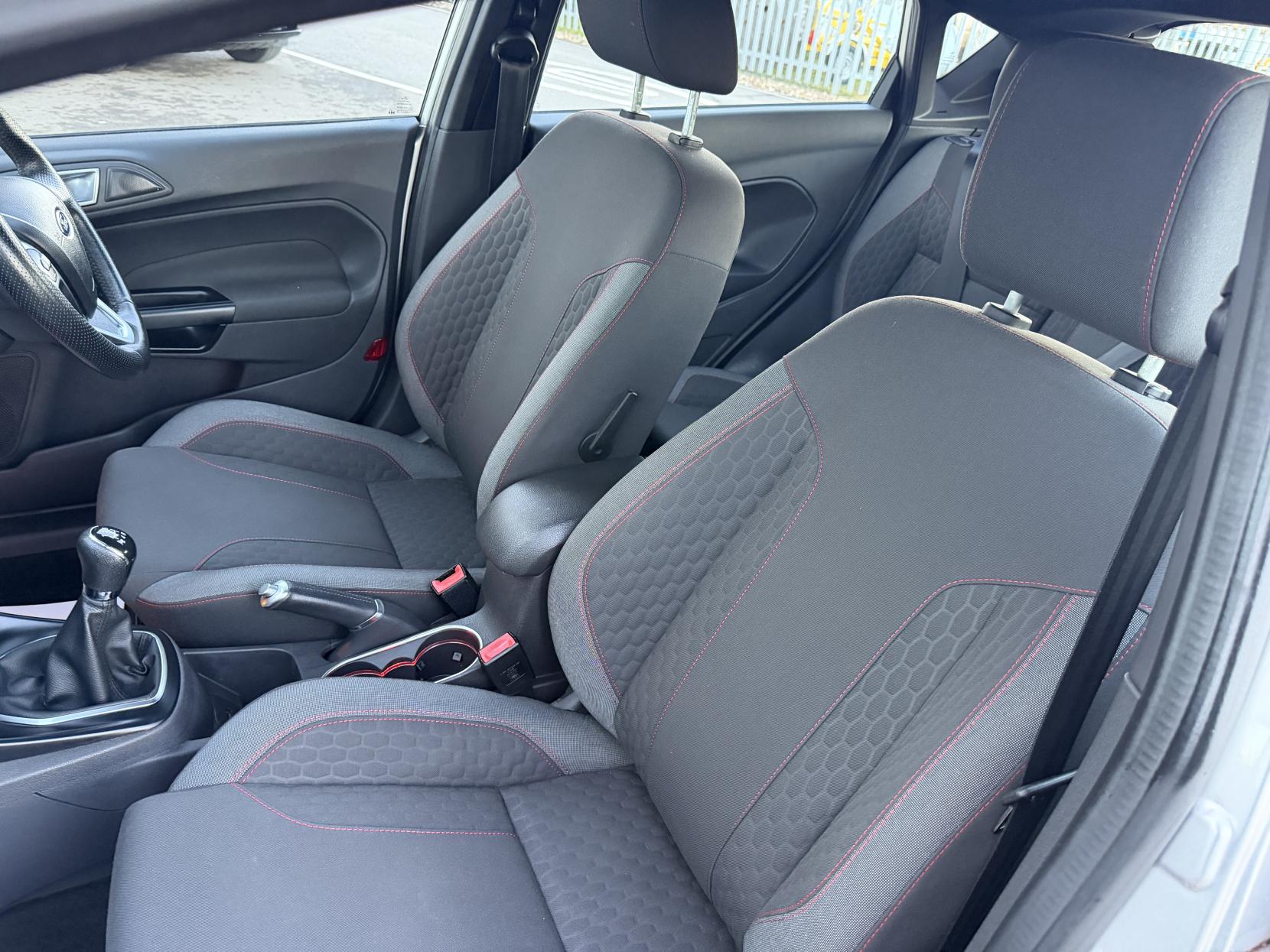 Ford Fiesta 1.0T EcoBoost ST-Line Hatchback 5dr Petrol Manual Euro 6 (s/s) (125 ps)