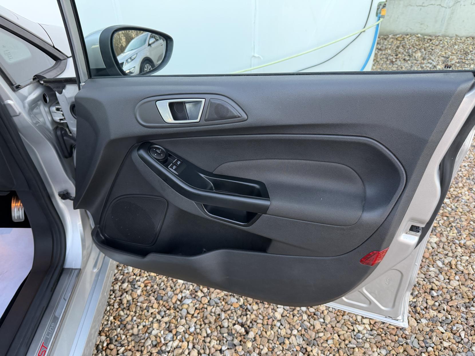 Ford Fiesta 1.0T EcoBoost ST-Line Hatchback 5dr Petrol Manual Euro 6 (s/s) (125 ps)