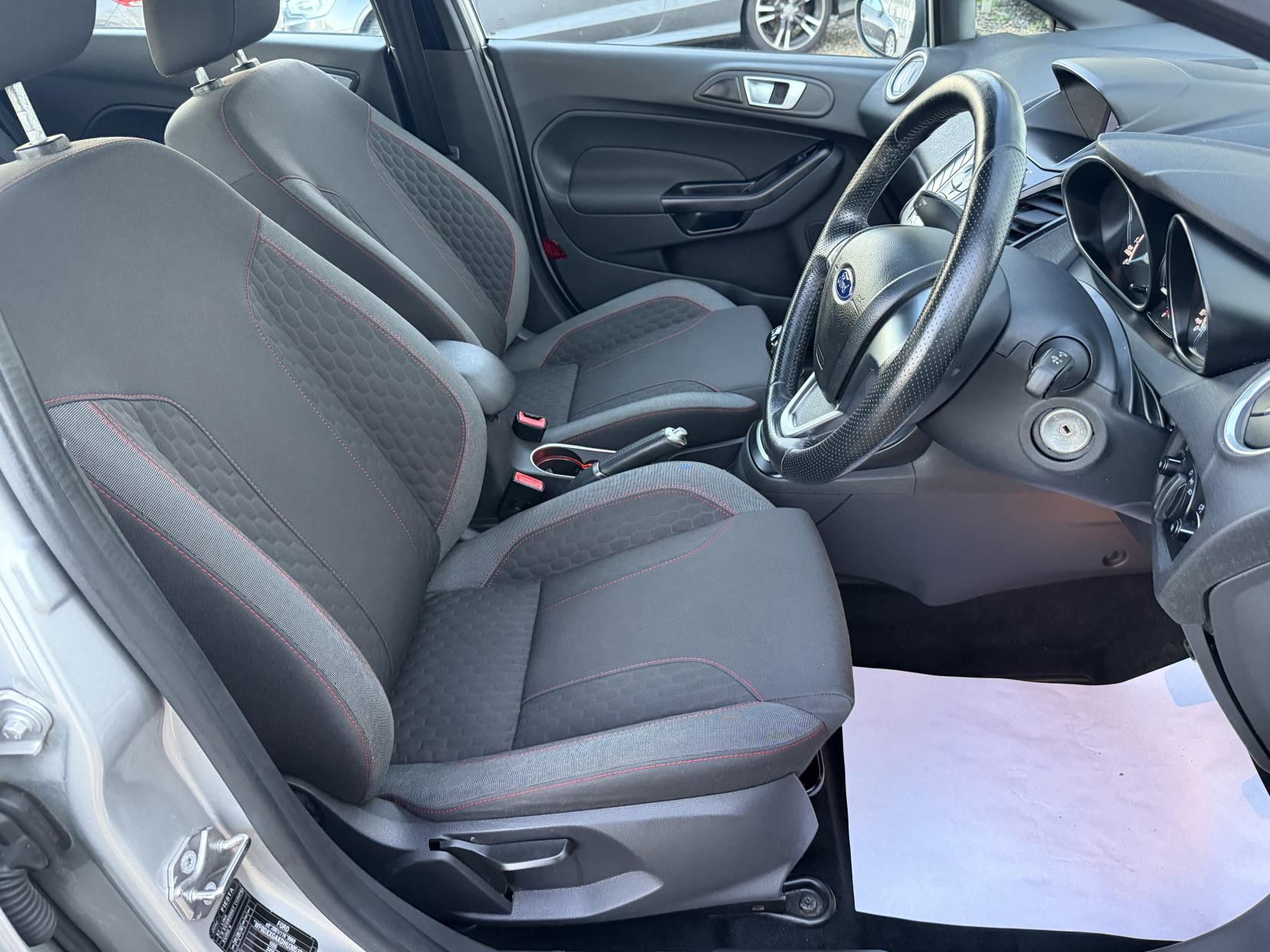 Ford Fiesta 1.0T EcoBoost ST-Line Hatchback 5dr Petrol Manual Euro 6 (s/s) (125 ps)