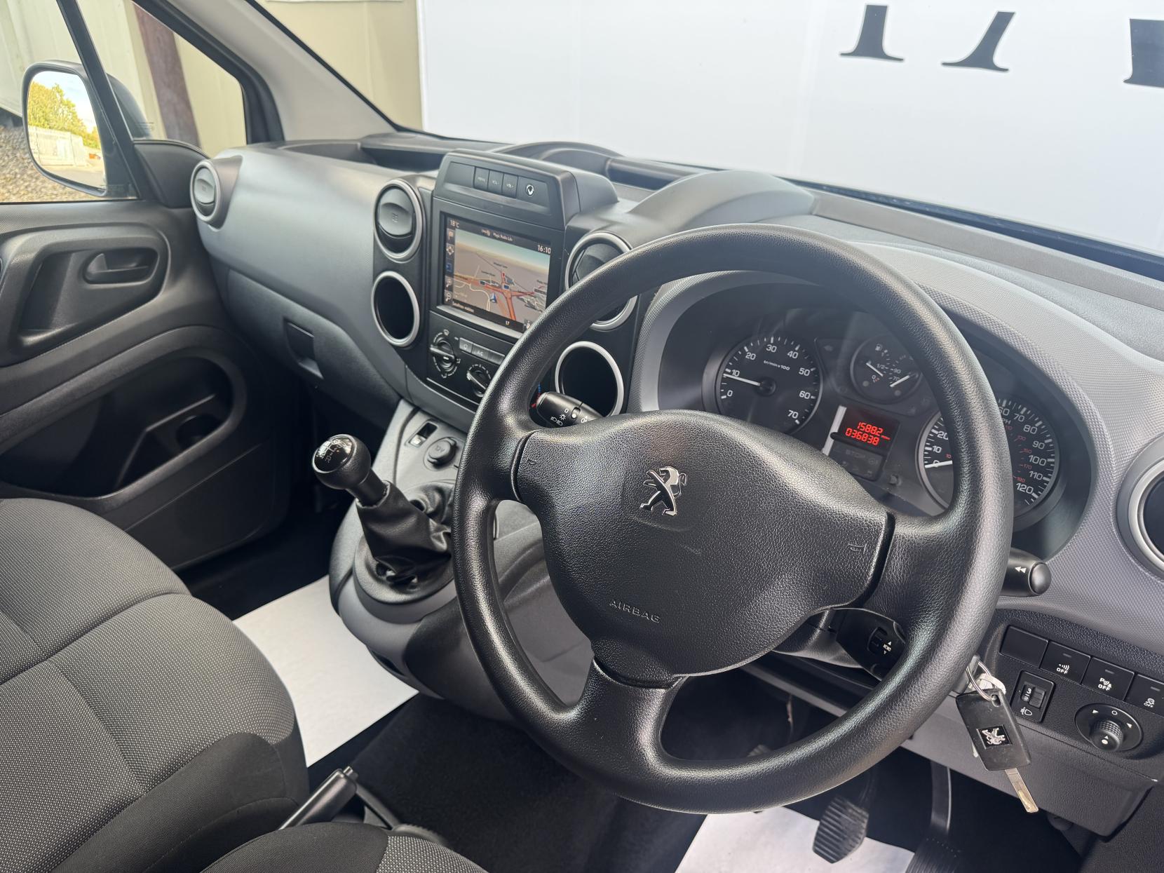 Peugeot Partner 1.6 BlueHDi 854 Professional Panel Van 5dr Diesel Manual L1 (112 g/km, 97.64 bhp)