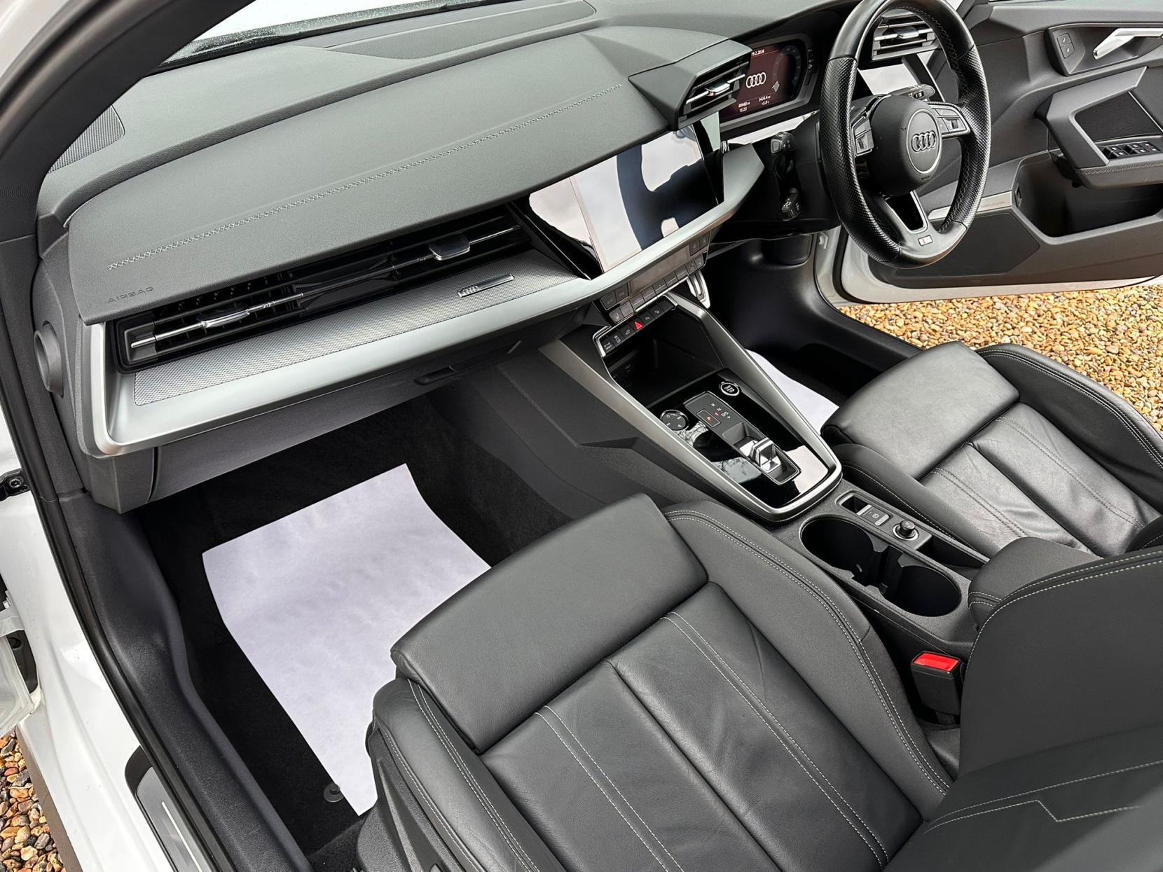 Audi A3 1.4 TFSIe 40 S line Sportback 5dr Petrol Plug-in Hybrid S Tronic Euro 6 (s/s) 13kWh (204 ps)