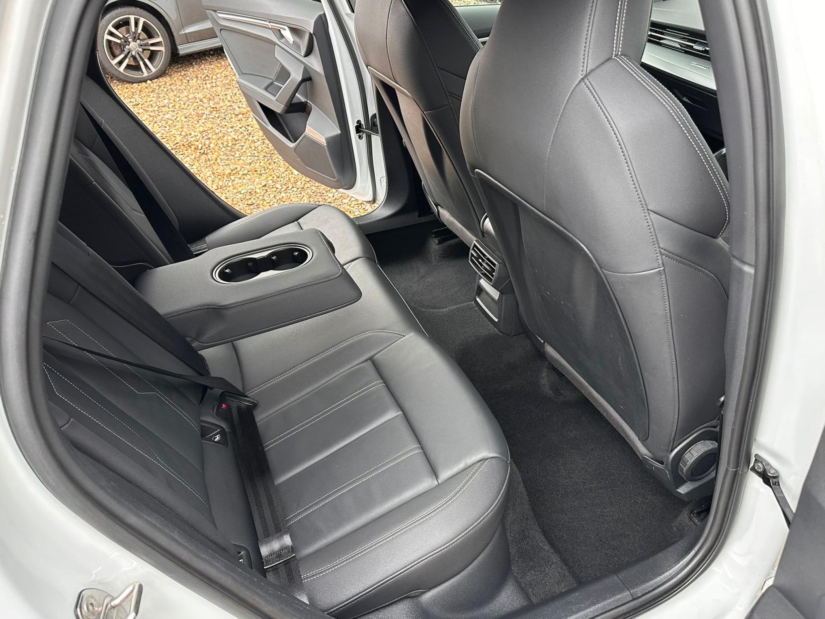 Audi A3 1.4 TFSIe 40 S line Sportback 5dr Petrol Plug-in Hybrid S Tronic Euro 6 (s/s) 13kWh (204 ps)