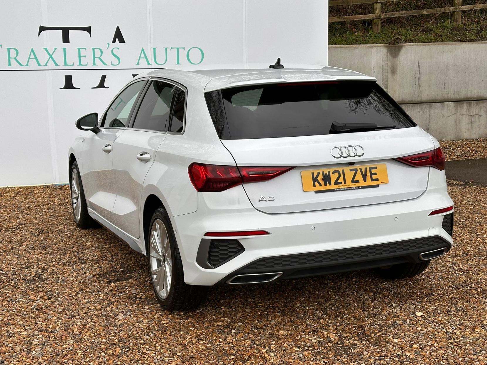 Audi A3 1.4 TFSIe 40 S line Sportback 5dr Petrol Plug-in Hybrid S Tronic Euro 6 (s/s) 13kWh (204 ps)