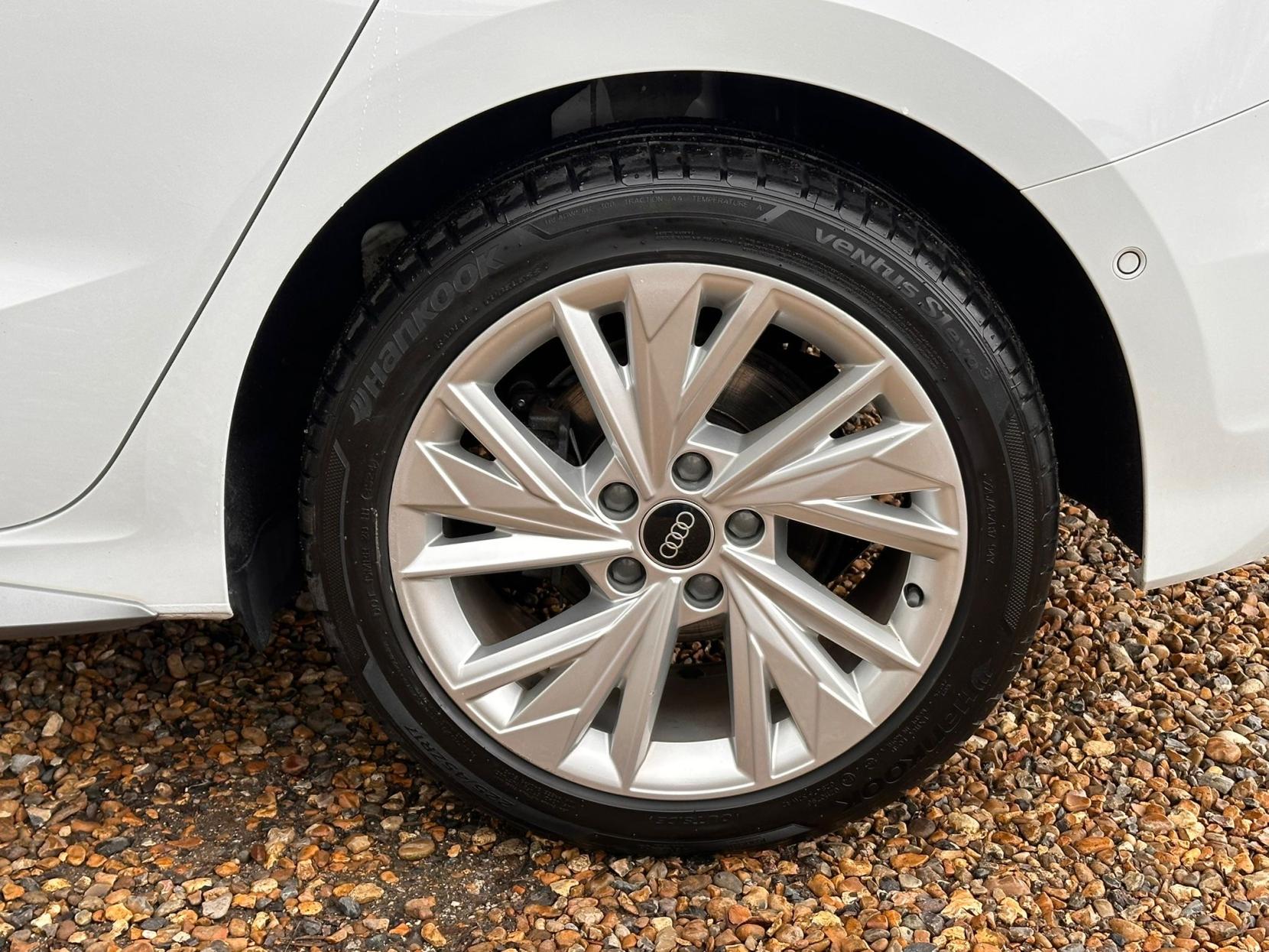 Audi A3 1.4 TFSIe 40 S line Sportback 5dr Petrol Plug-in Hybrid S Tronic Euro 6 (s/s) 13kWh (204 ps)