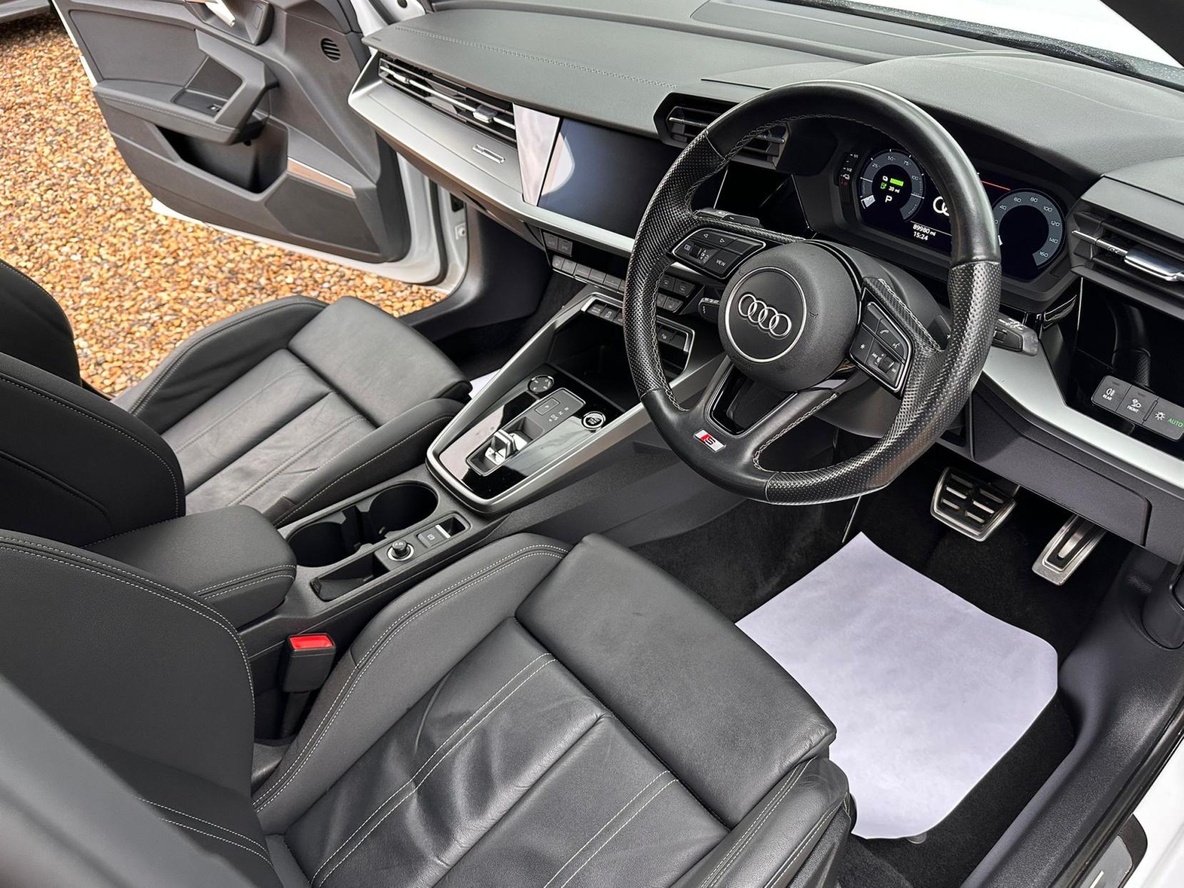 Audi A3 1.4 TFSIe 40 S line Sportback 5dr Petrol Plug-in Hybrid S Tronic Euro 6 (s/s) 13kWh (204 ps)