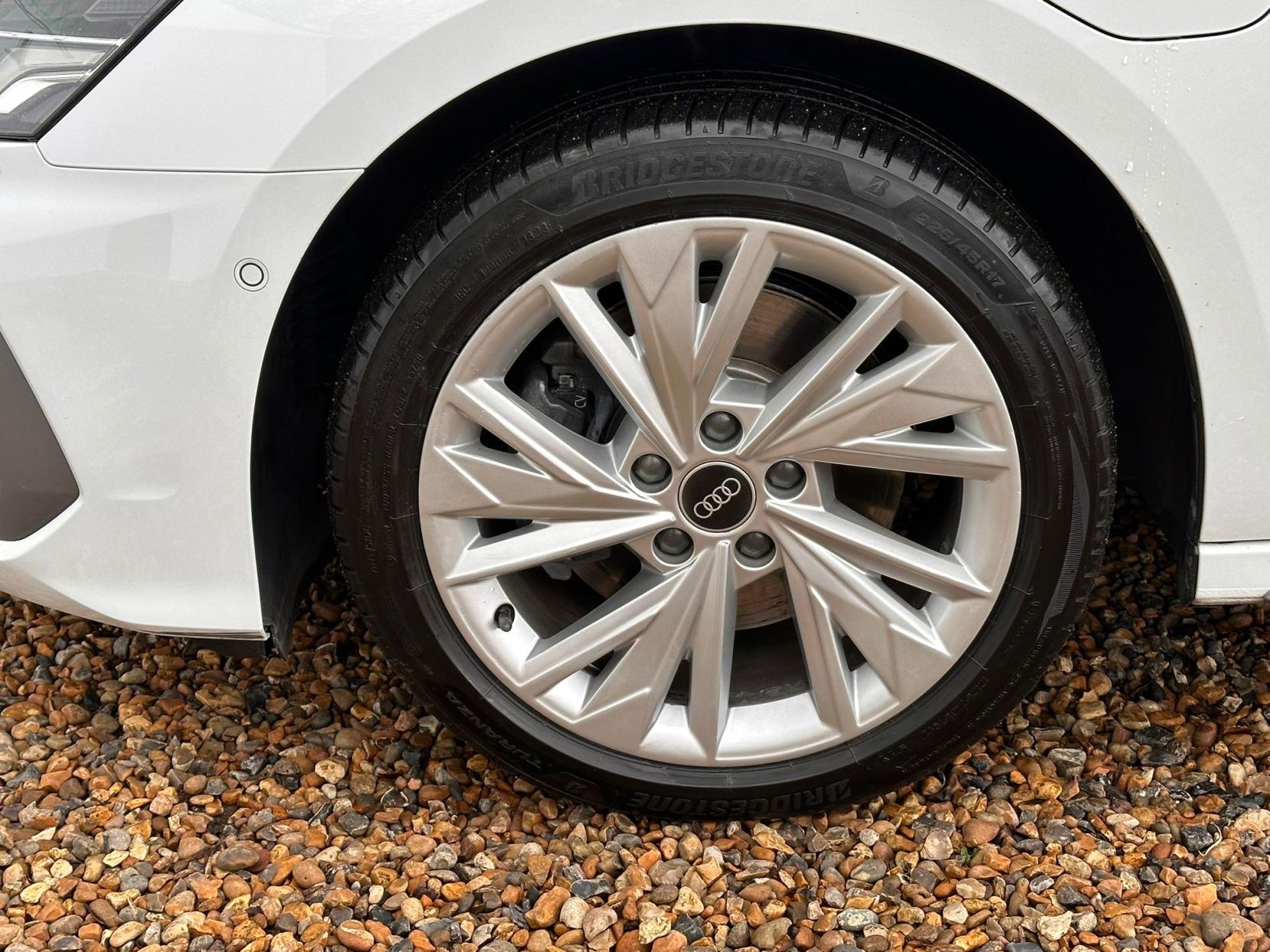 Audi A3 1.4 TFSIe 40 S line Sportback 5dr Petrol Plug-in Hybrid S Tronic Euro 6 (s/s) 13kWh (204 ps)