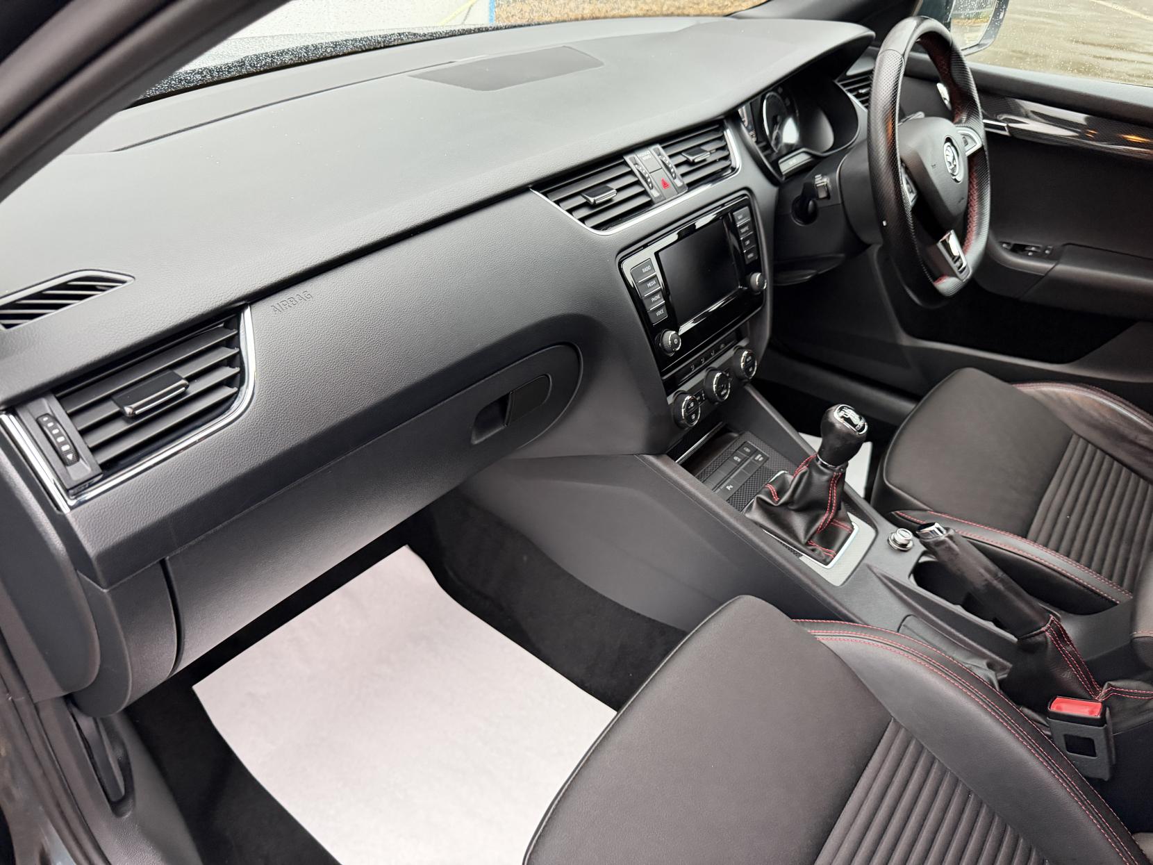 Skoda Octavia 2.0 TDI vRS Estate 5dr Diesel Manual Euro 6 (s/s) (SNav) (184 ps)