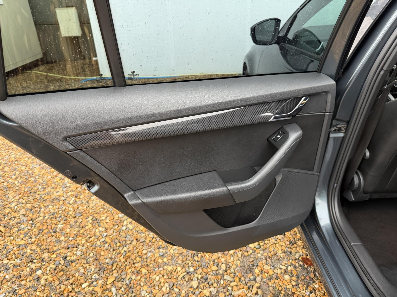 Skoda Octavia 2.0 TDI vRS Estate 5dr Diesel Manual Euro 6 (s/s) (SNav) (184 ps)