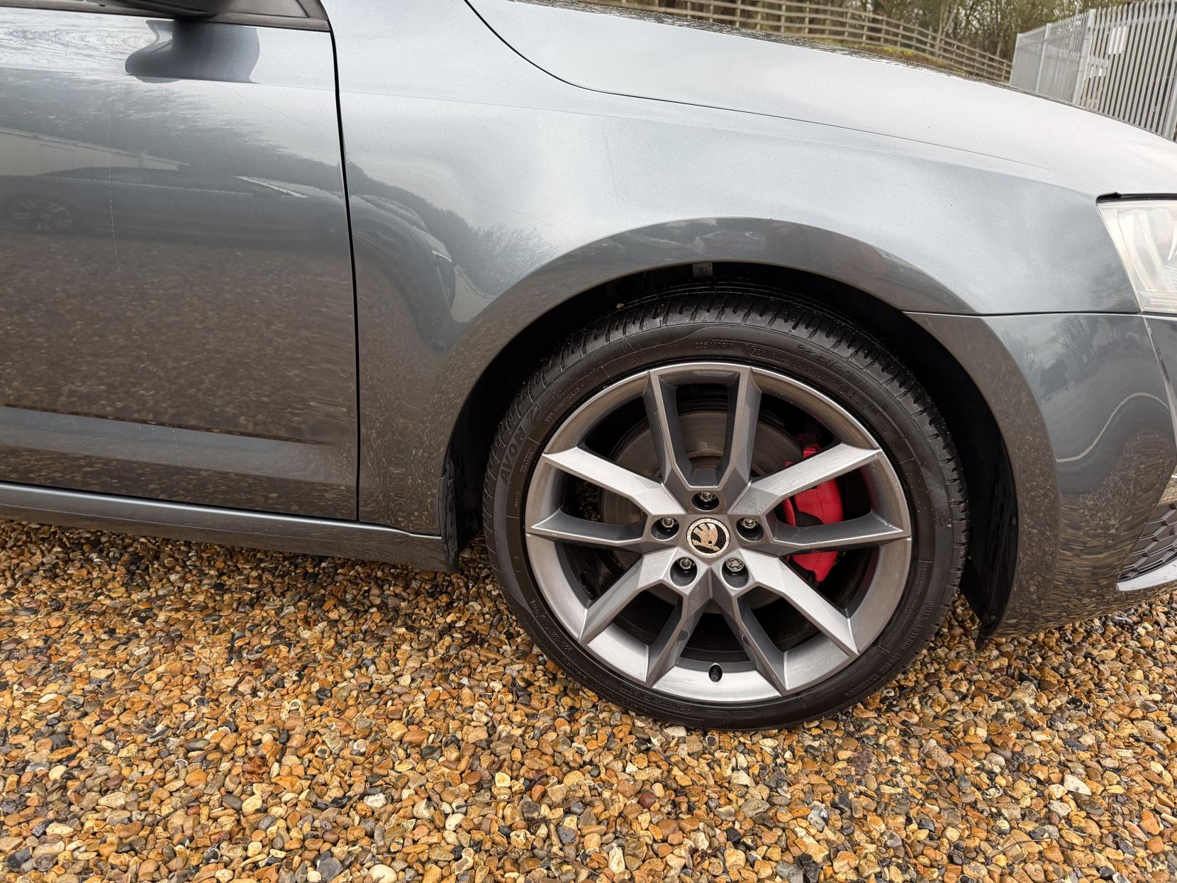 Skoda Octavia 2.0 TDI vRS Estate 5dr Diesel Manual Euro 6 (s/s) (SNav) (184 ps)