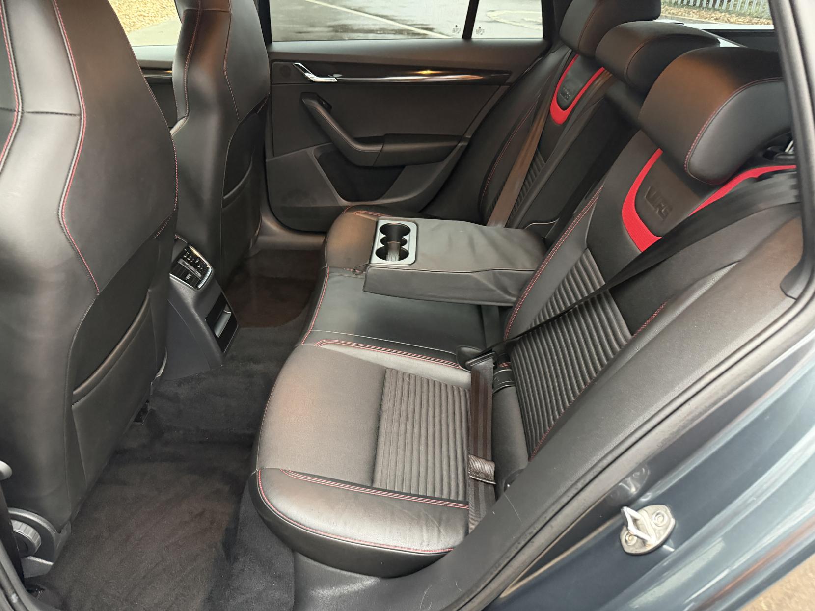 Skoda Octavia 2.0 TDI vRS Estate 5dr Diesel Manual Euro 6 (s/s) (SNav) (184 ps)