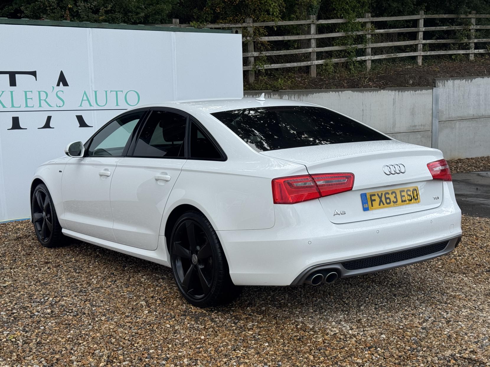 Audi A6 Saloon 2.0 TDI Black Edition Saloon 4dr Diesel Multitronic Euro 5 (s/s) (177 ps)