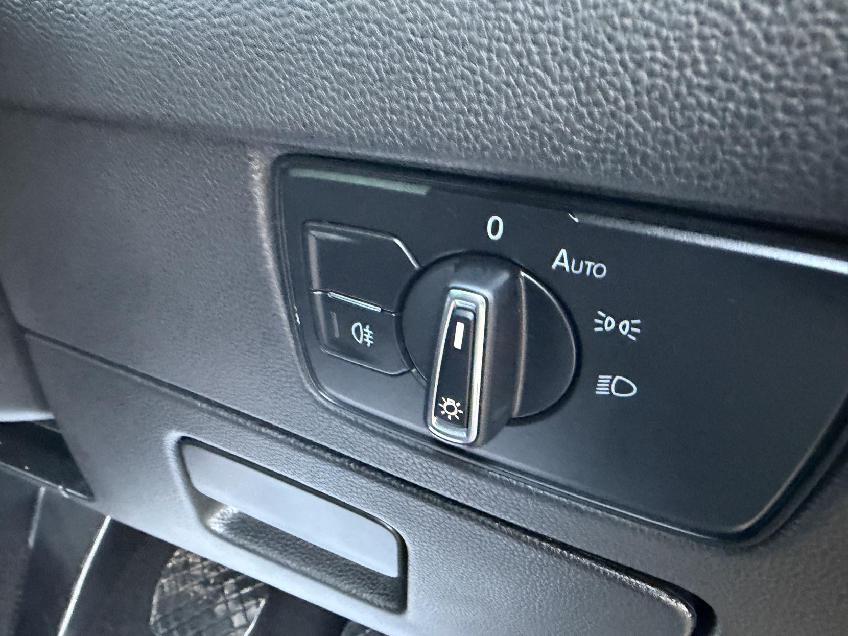 Volkswagen Passat 1.4 TSI 13kWh GTE Estate 5dr Petrol Plug-in Hybrid DSG Euro 6 (s/s) (218 ps)