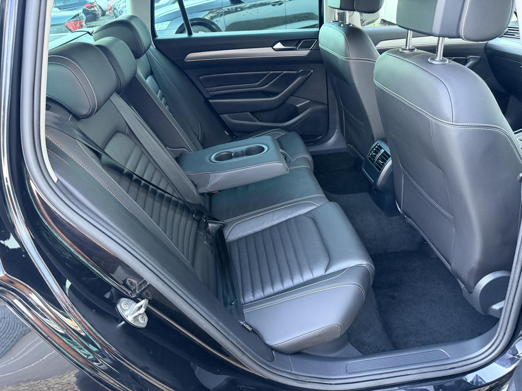 Volkswagen Passat 1.4 TSI 13kWh GTE Estate 5dr Petrol Plug-in Hybrid DSG Euro 6 (s/s) (218 ps)