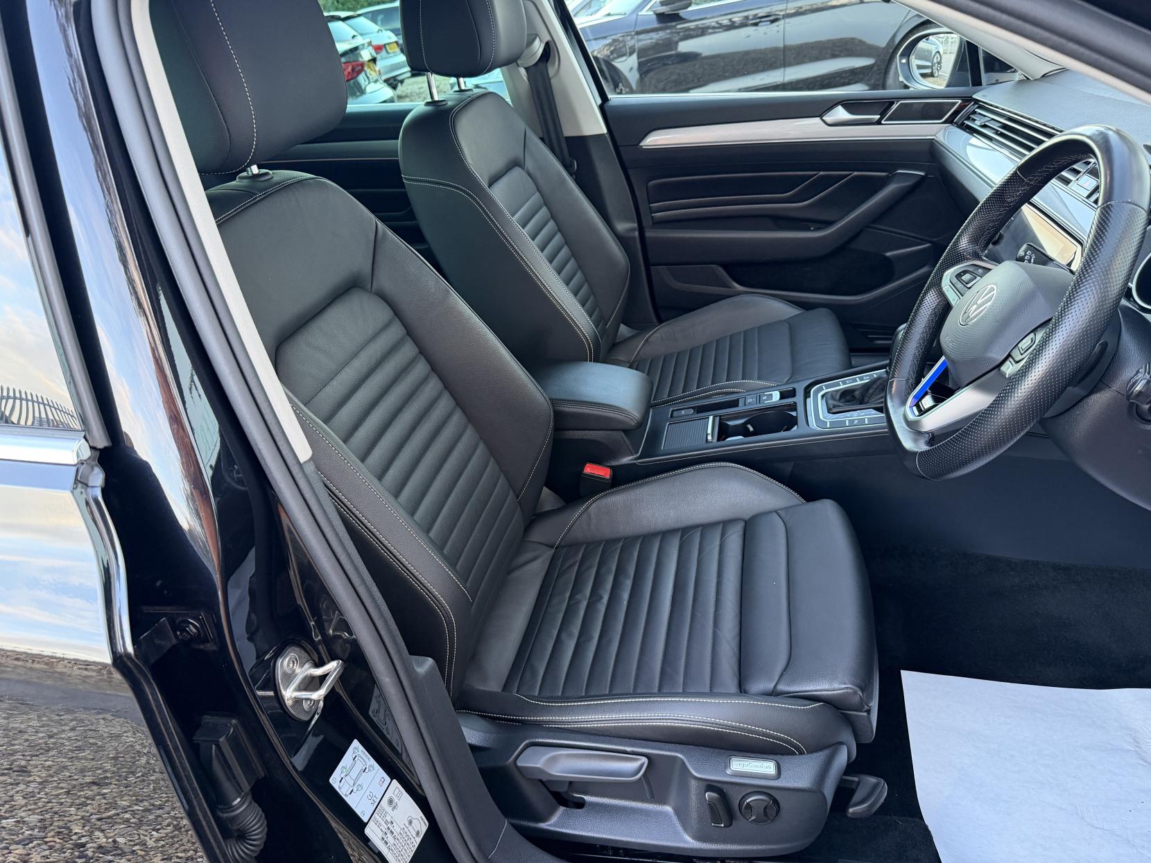 Volkswagen Passat 1.4 TSI 13kWh GTE Estate 5dr Petrol Plug-in Hybrid DSG Euro 6 (s/s) (218 ps)