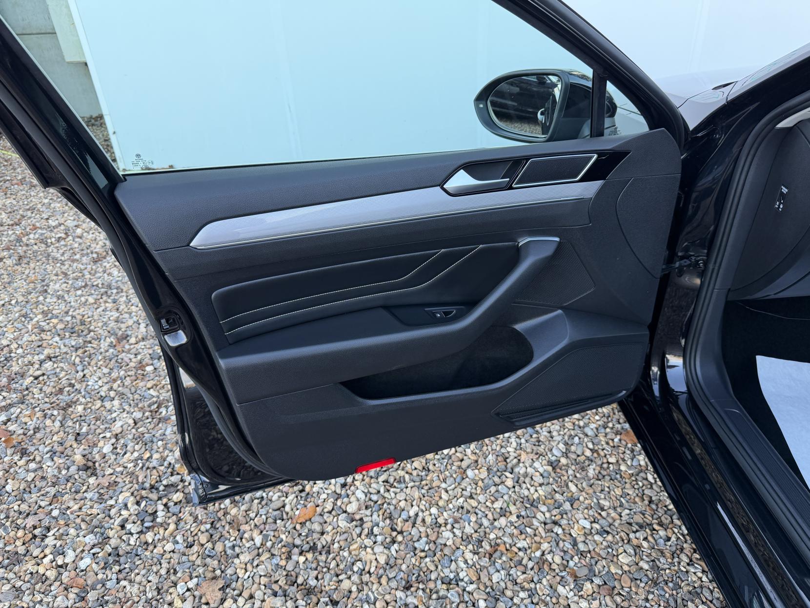 Volkswagen Passat 1.4 TSI 13kWh GTE Estate 5dr Petrol Plug-in Hybrid DSG Euro 6 (s/s) (218 ps)