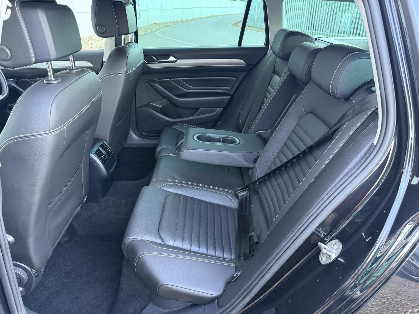 Volkswagen Passat 1.4 TSI 13kWh GTE Estate 5dr Petrol Plug-in Hybrid DSG Euro 6 (s/s) (218 ps)