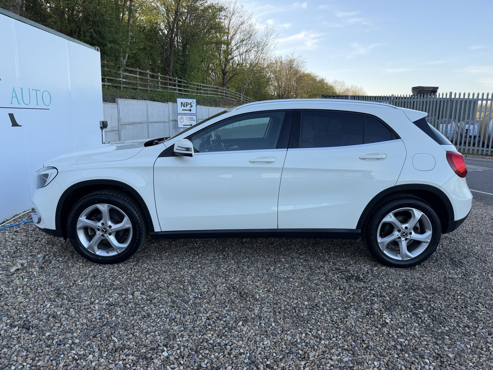 Mercedes-Benz GLA 1.6 GLA200 Sport SUV 5dr Petrol 7G-DCT Euro 6 (s/s) (156 ps)