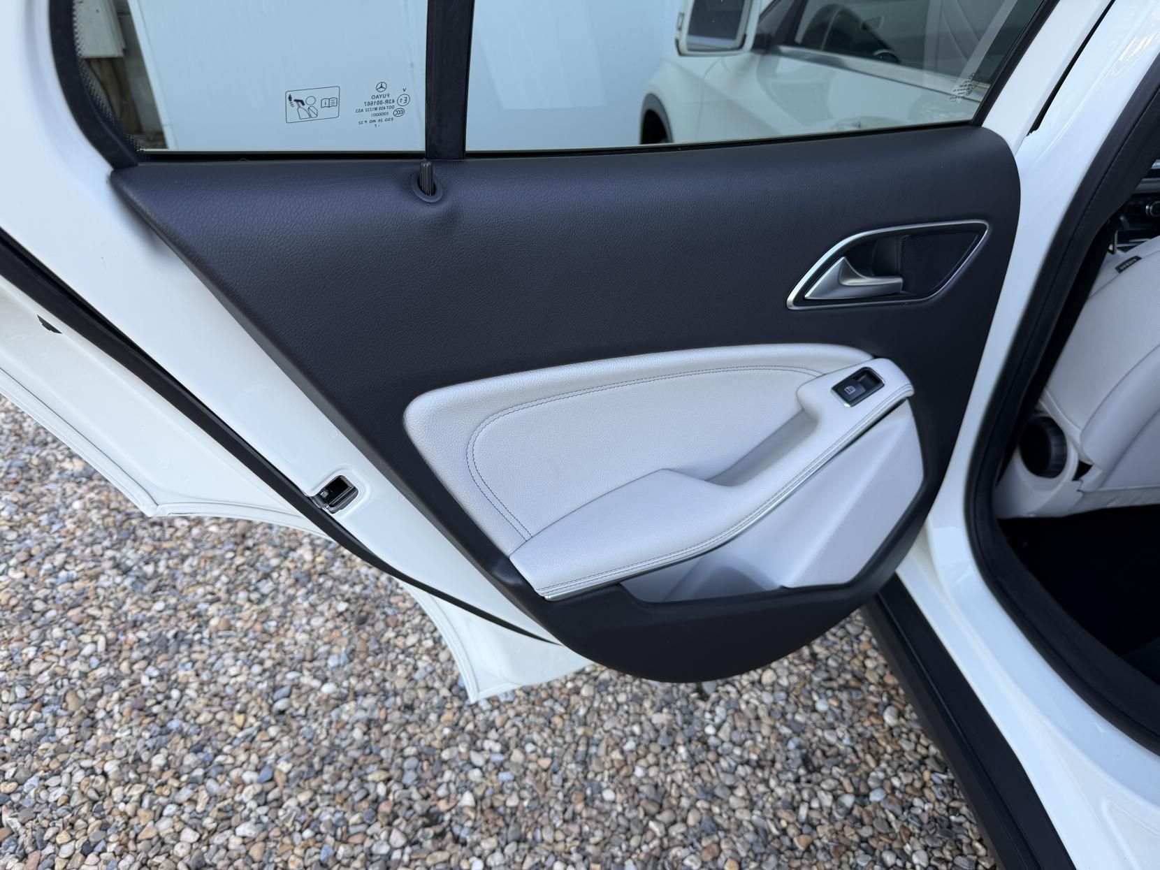 Mercedes-Benz GLA 1.6 GLA200 Sport SUV 5dr Petrol 7G-DCT Euro 6 (s/s) (156 ps)