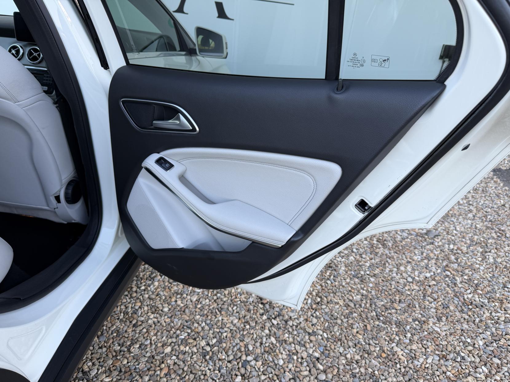 Mercedes-Benz GLA 1.6 GLA200 Sport SUV 5dr Petrol 7G-DCT Euro 6 (s/s) (156 ps)