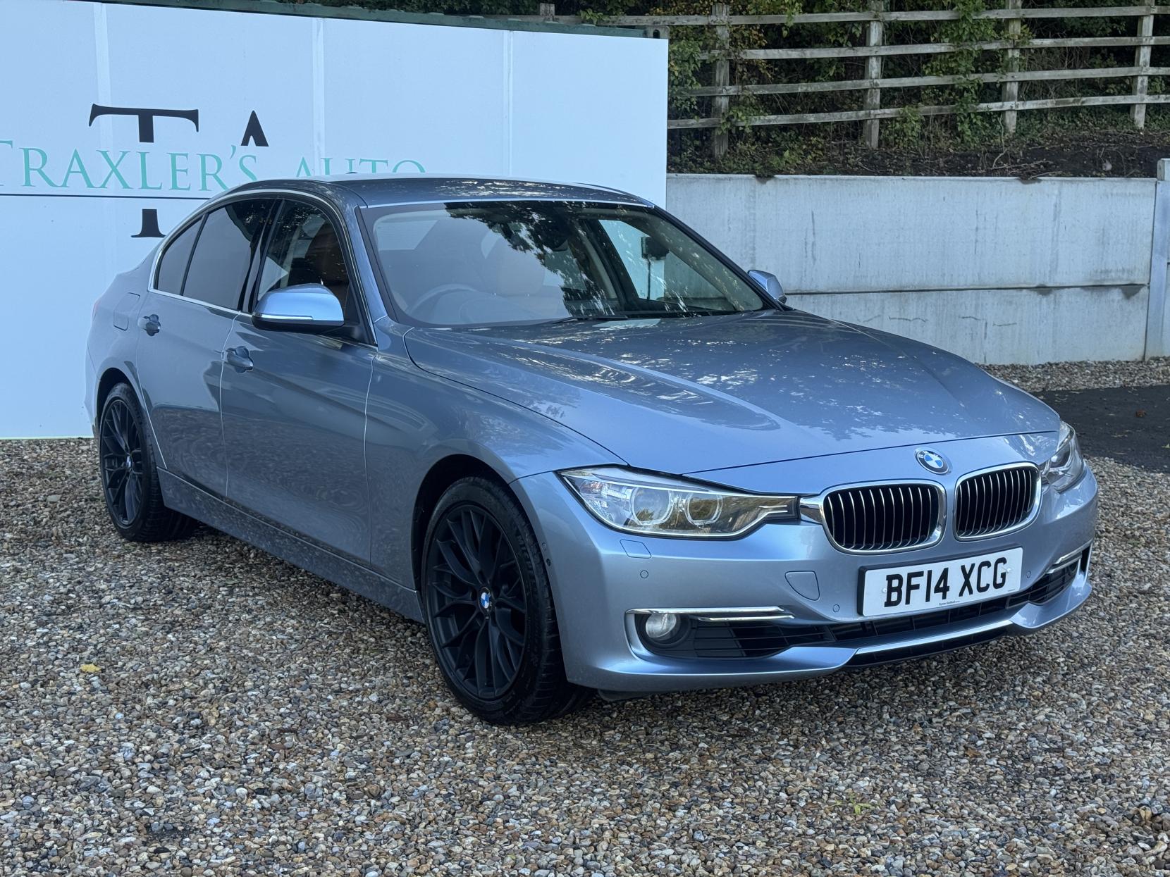 BMW 3 Series 3.0 330d Luxury Saloon 4dr Diesel Auto xDrive Euro 5 (s/s) (258 ps)