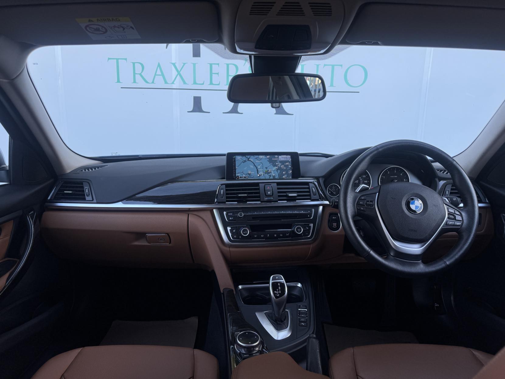 BMW 3 Series 3.0 330d Luxury Saloon 4dr Diesel Auto xDrive Euro 5 (s/s) (258 ps)