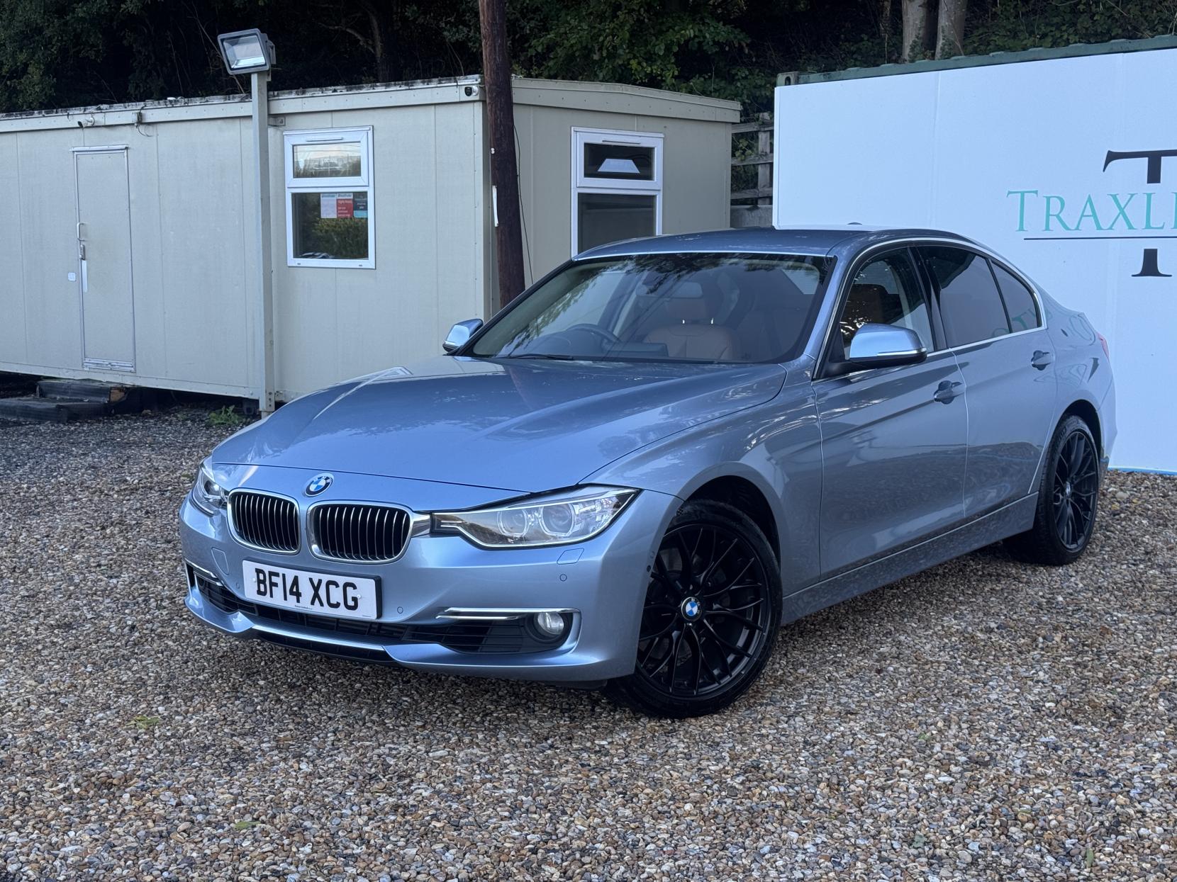 BMW 3 Series 3.0 330d Luxury Saloon 4dr Diesel Auto xDrive Euro 5 (s/s) (258 ps)