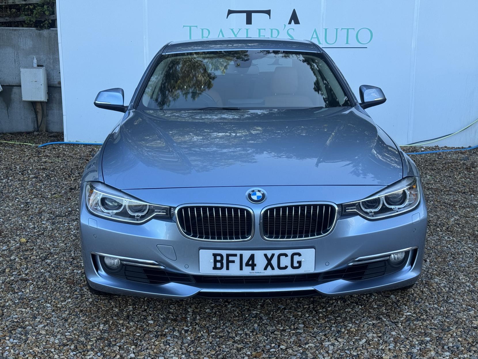 BMW 3 Series 3.0 330d Luxury Saloon 4dr Diesel Auto xDrive Euro 5 (s/s) (258 ps)
