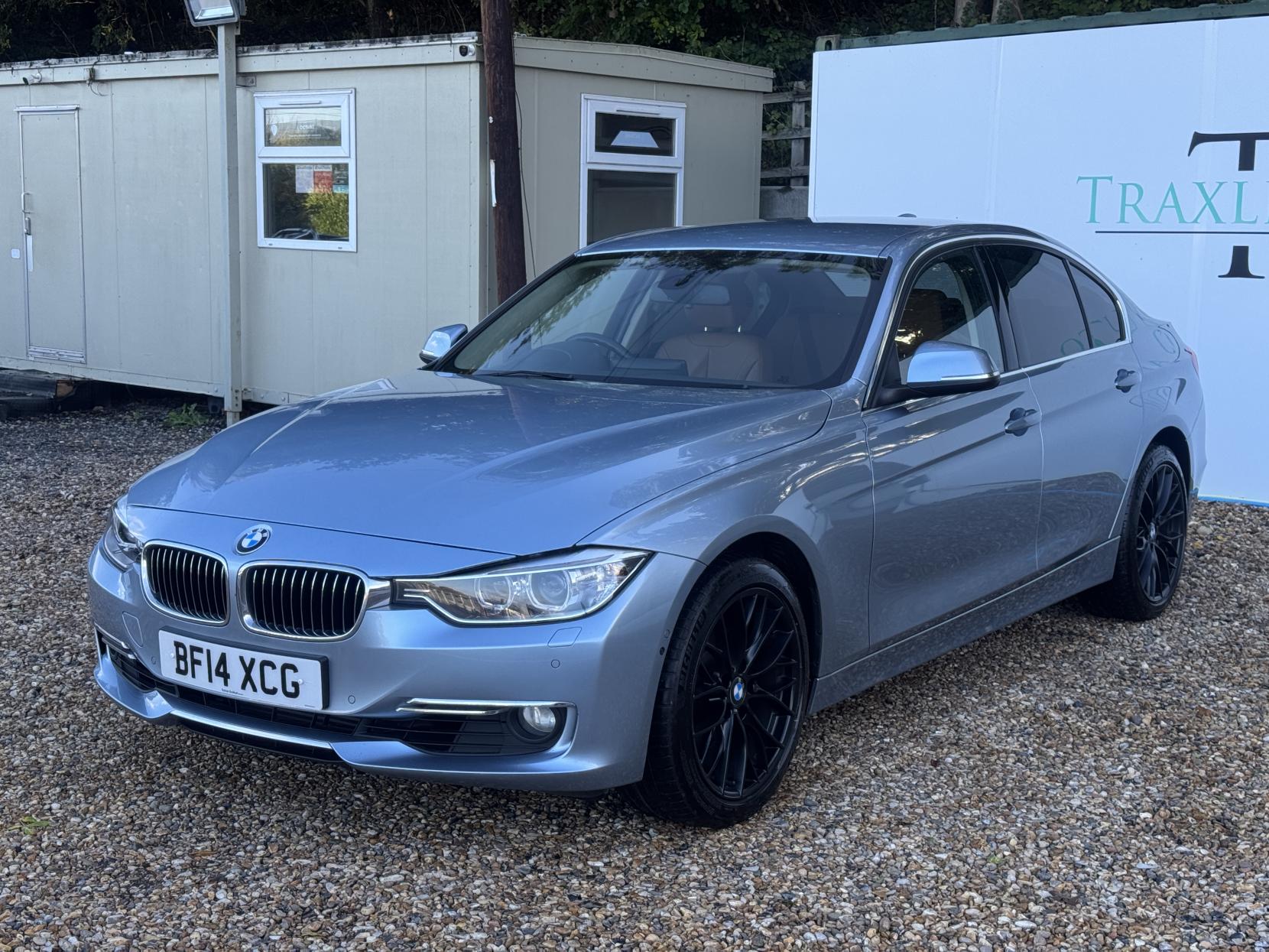 BMW 3 Series 3.0 330d Luxury Saloon 4dr Diesel Auto xDrive Euro 5 (s/s) (258 ps)