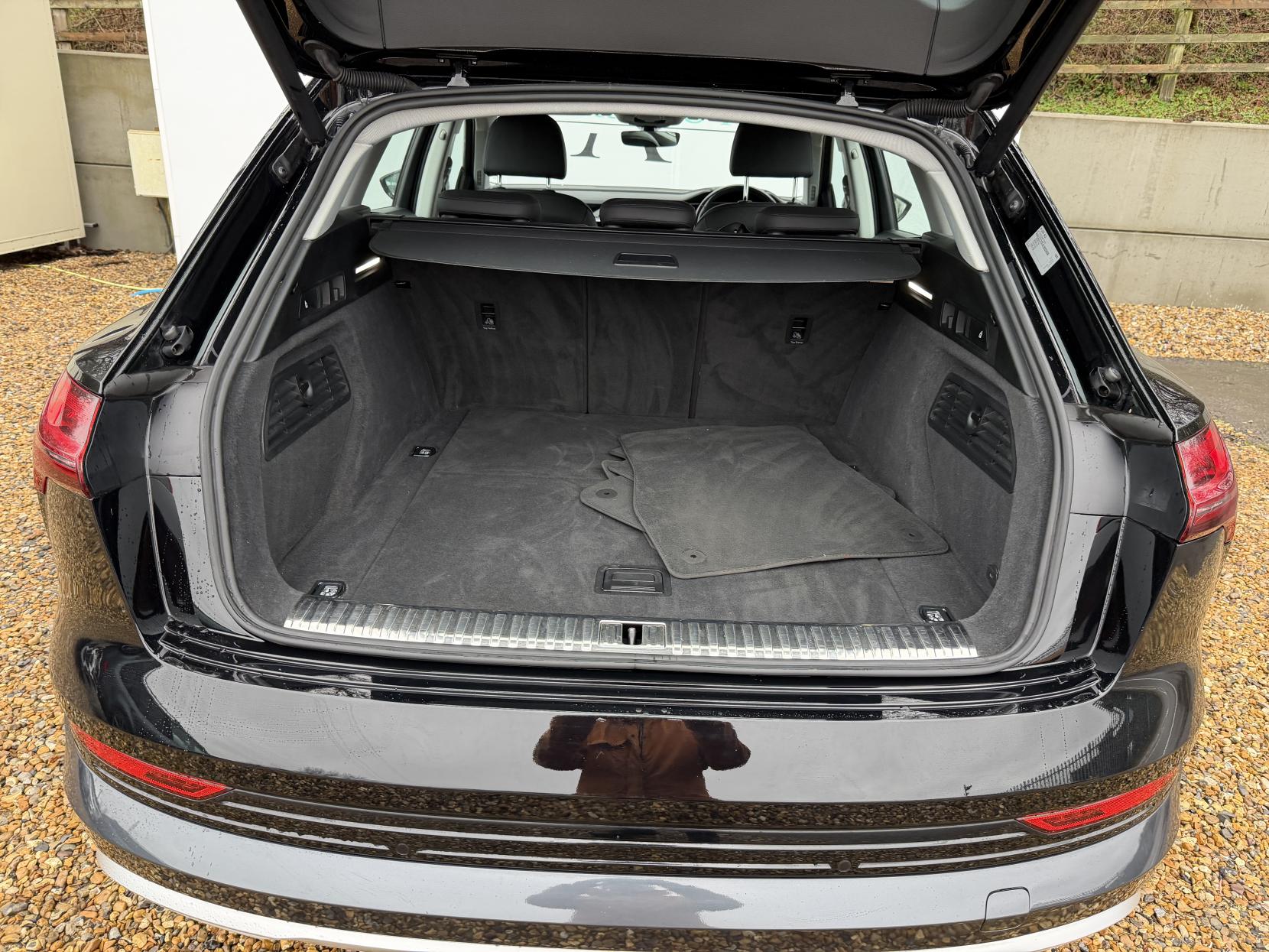 Audi e-tron 50 Technik SUV 5dr Electric Auto quattro 71.2kWh (313 ps)